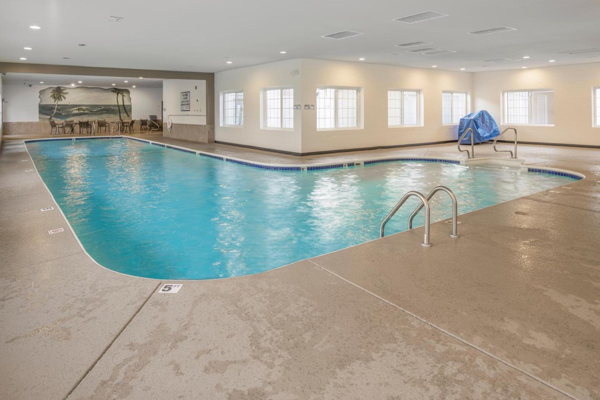 The Suites at Fall Creek photo 4