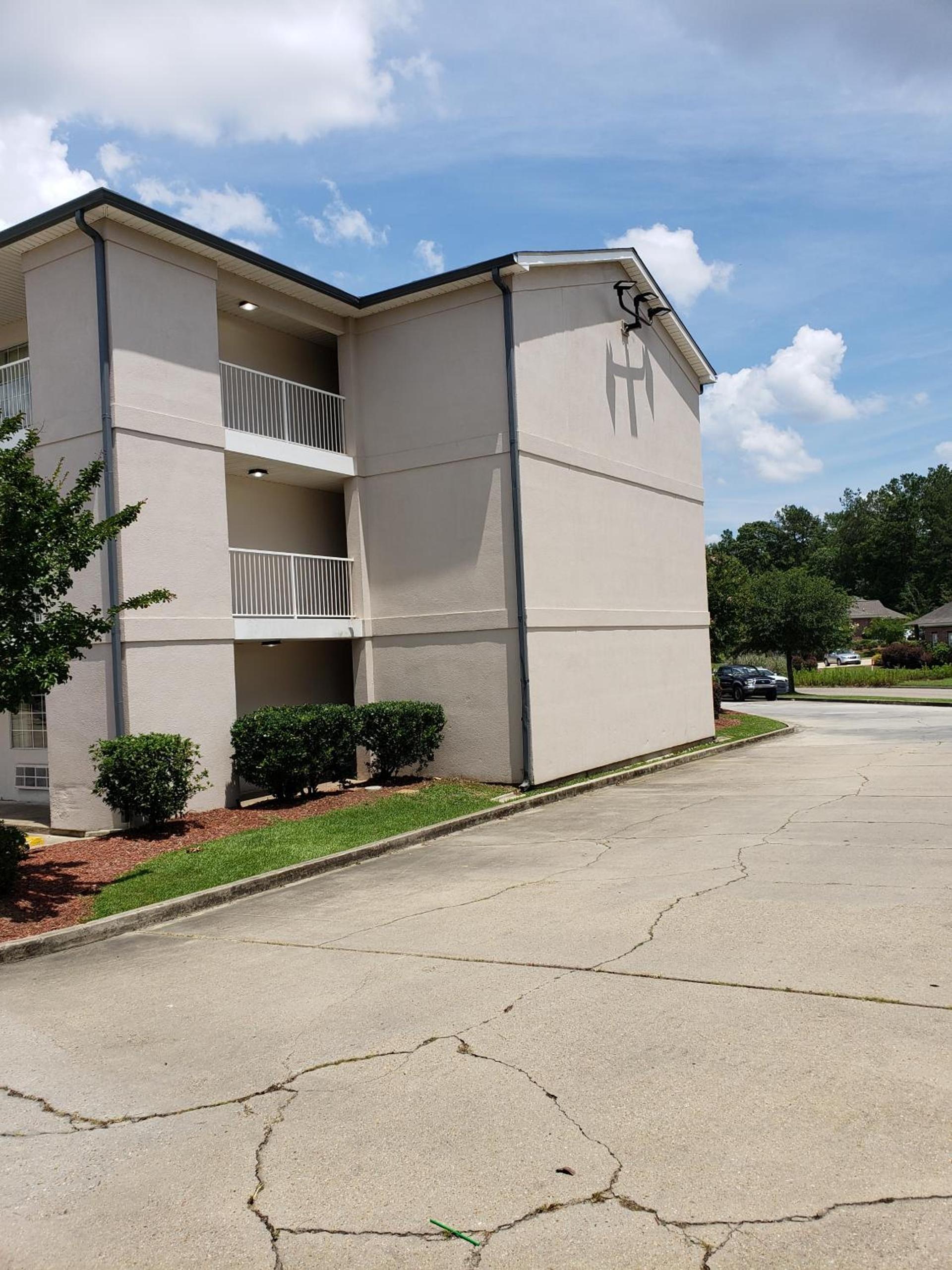 InTown Suites Extended Stay Hattiesburg photo 2
