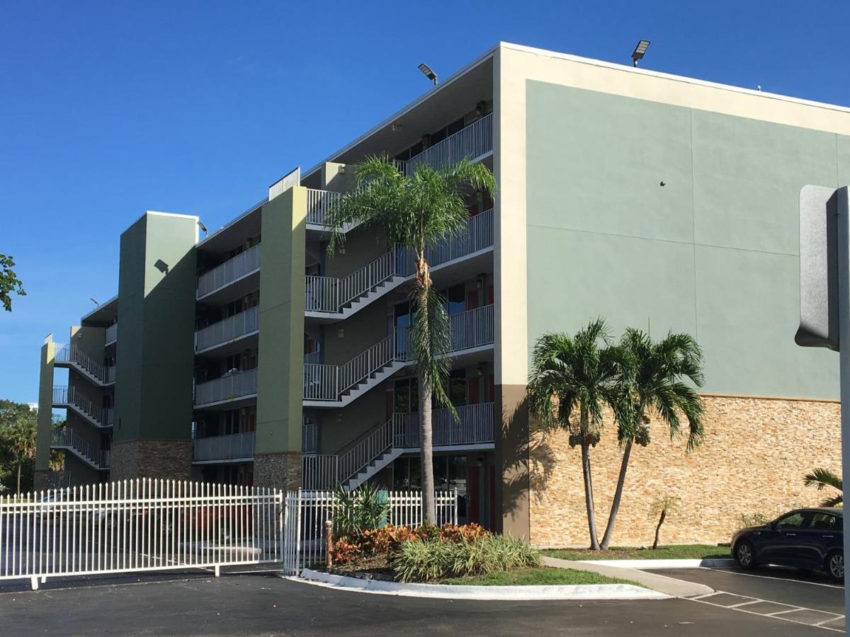 Days Inn by Wyndham Fort Lauderdale Airport Cruise Port photo 20