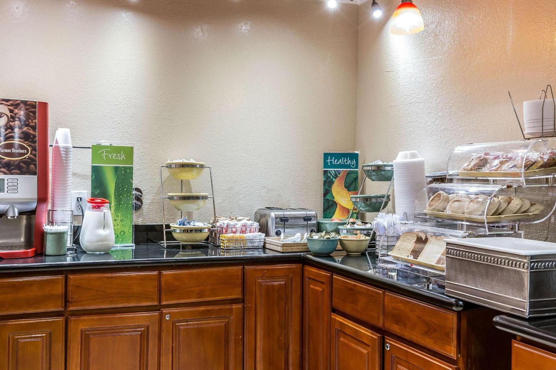 Quality Inn Salinas City Center Area photo 20