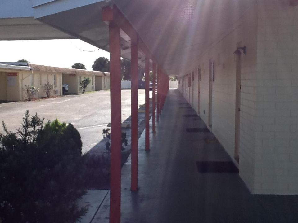 Sunset Inn- Fort Pierce, FL photo 52