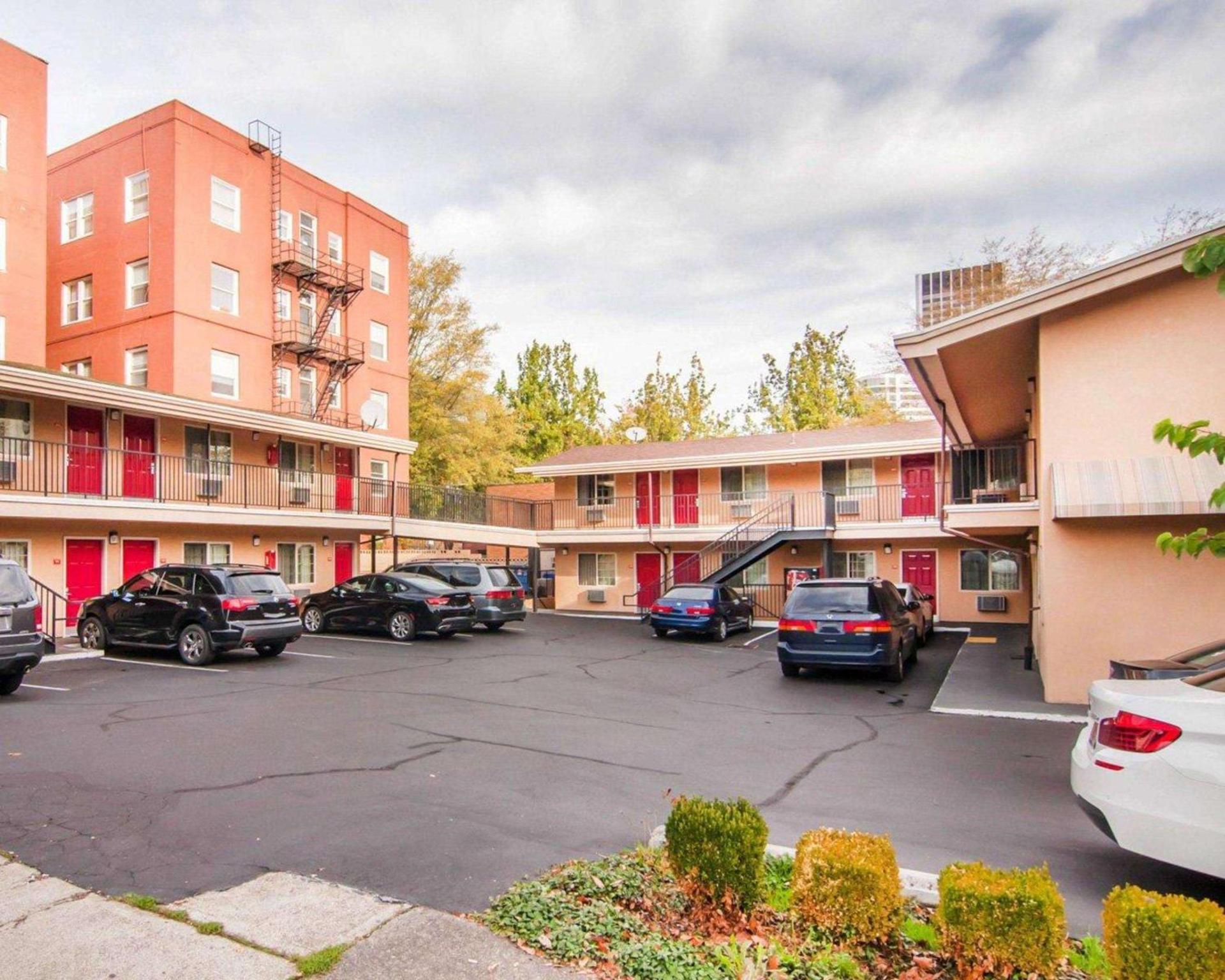 Econo Lodge Portland Downtown photo 15