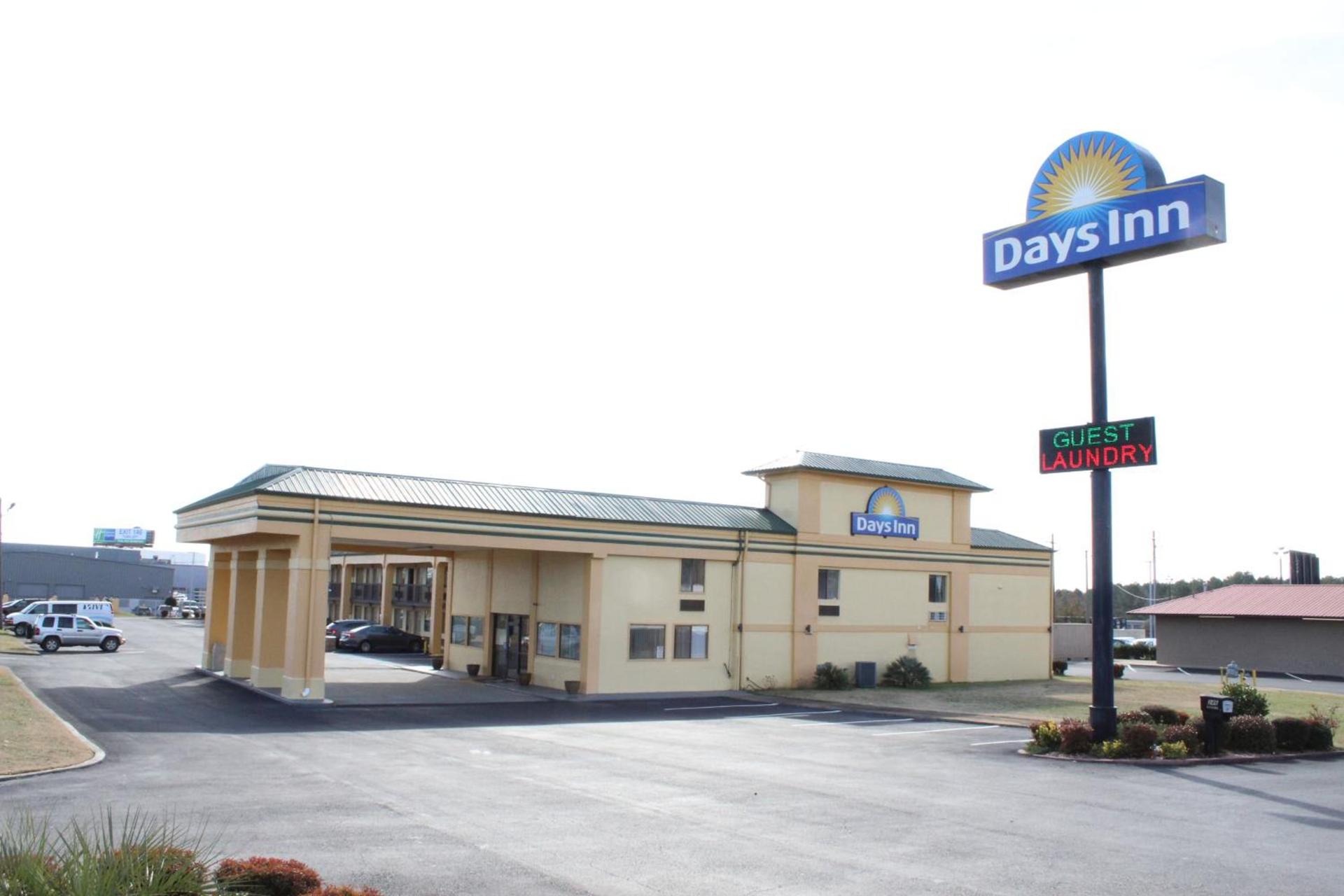 Days Inn by Wyndham Byron photo 21