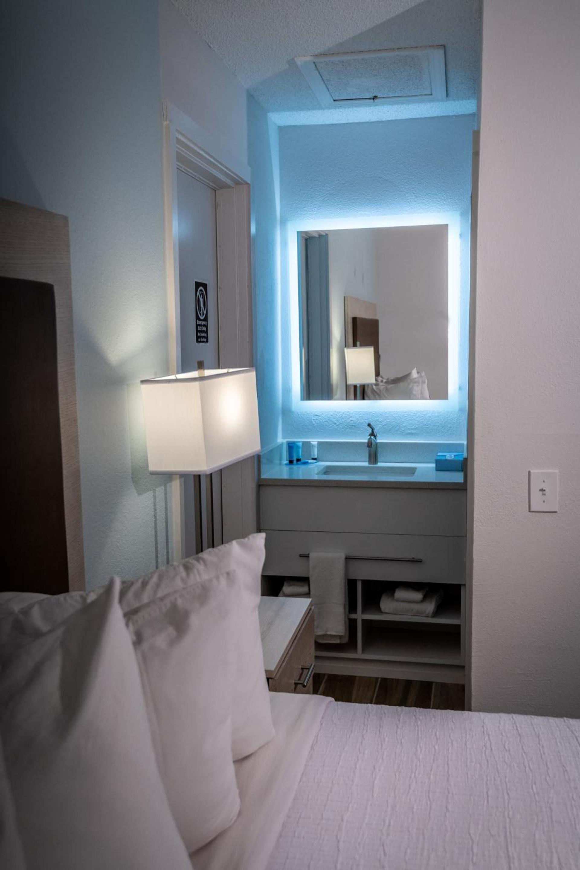 Palmera Inn and Suites photo 25