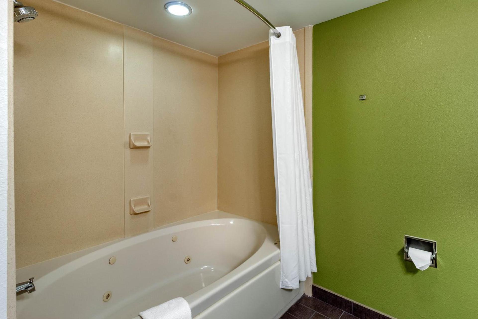 Sleep Inn & Suites Allendale photo 20
