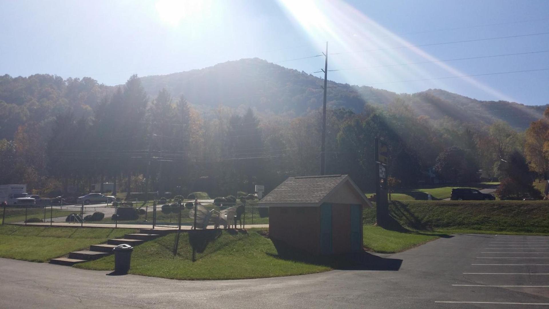 Scottish Inn Maggie Valley photo 8