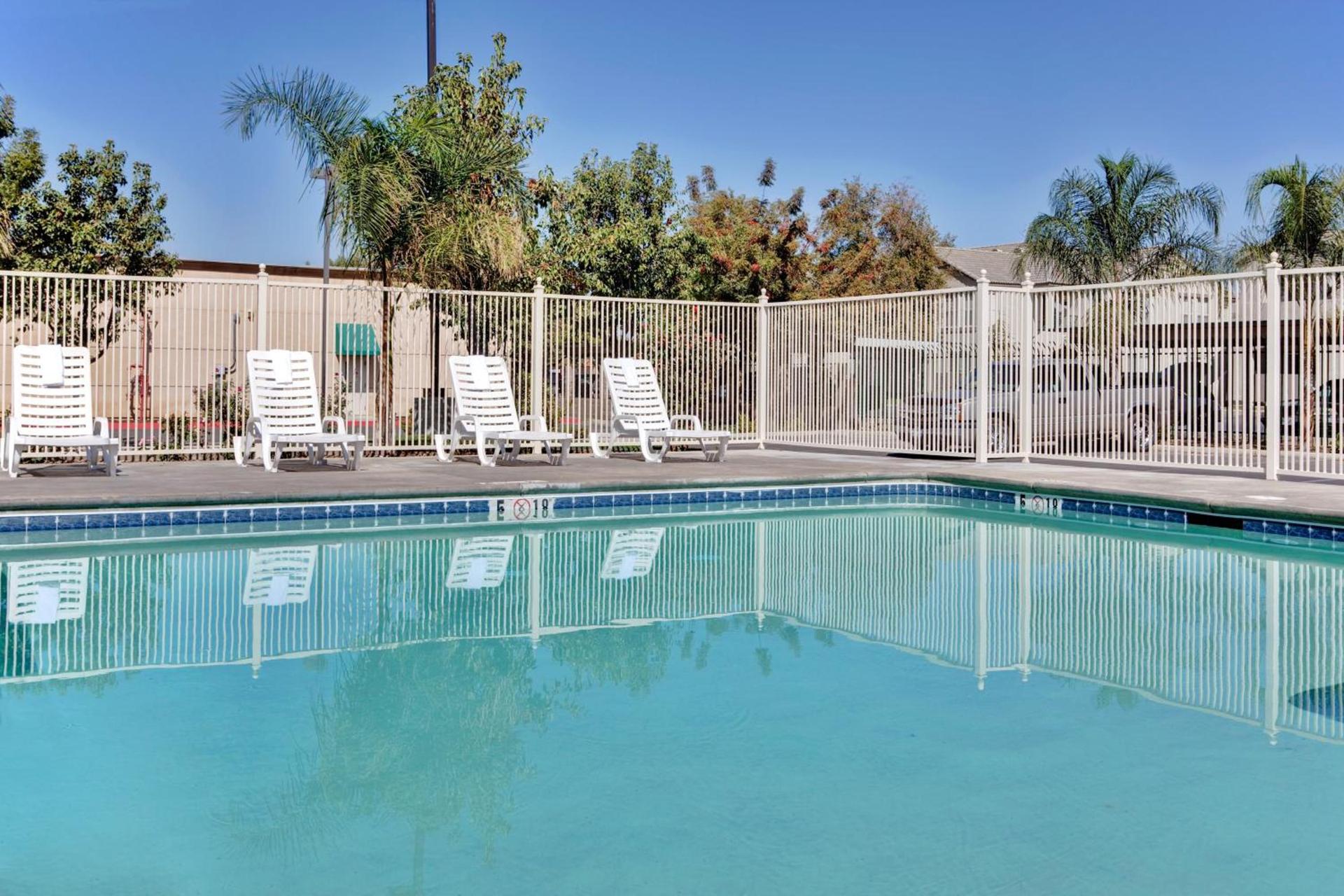 Holiday Inn Express Delano Highway 99 by IHG photo 28