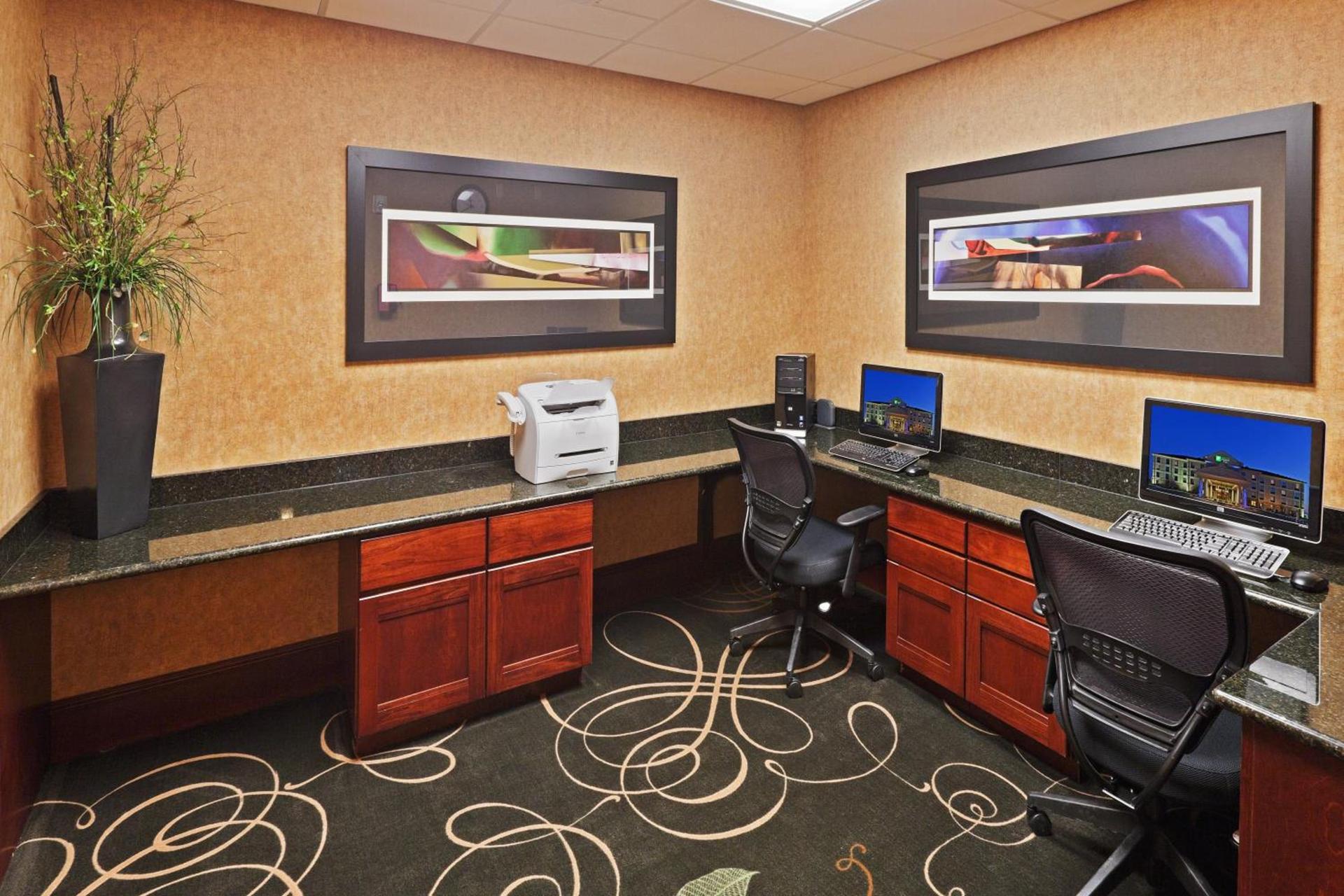 Holiday Inn Express & Suites Poteau by IHG photo 10