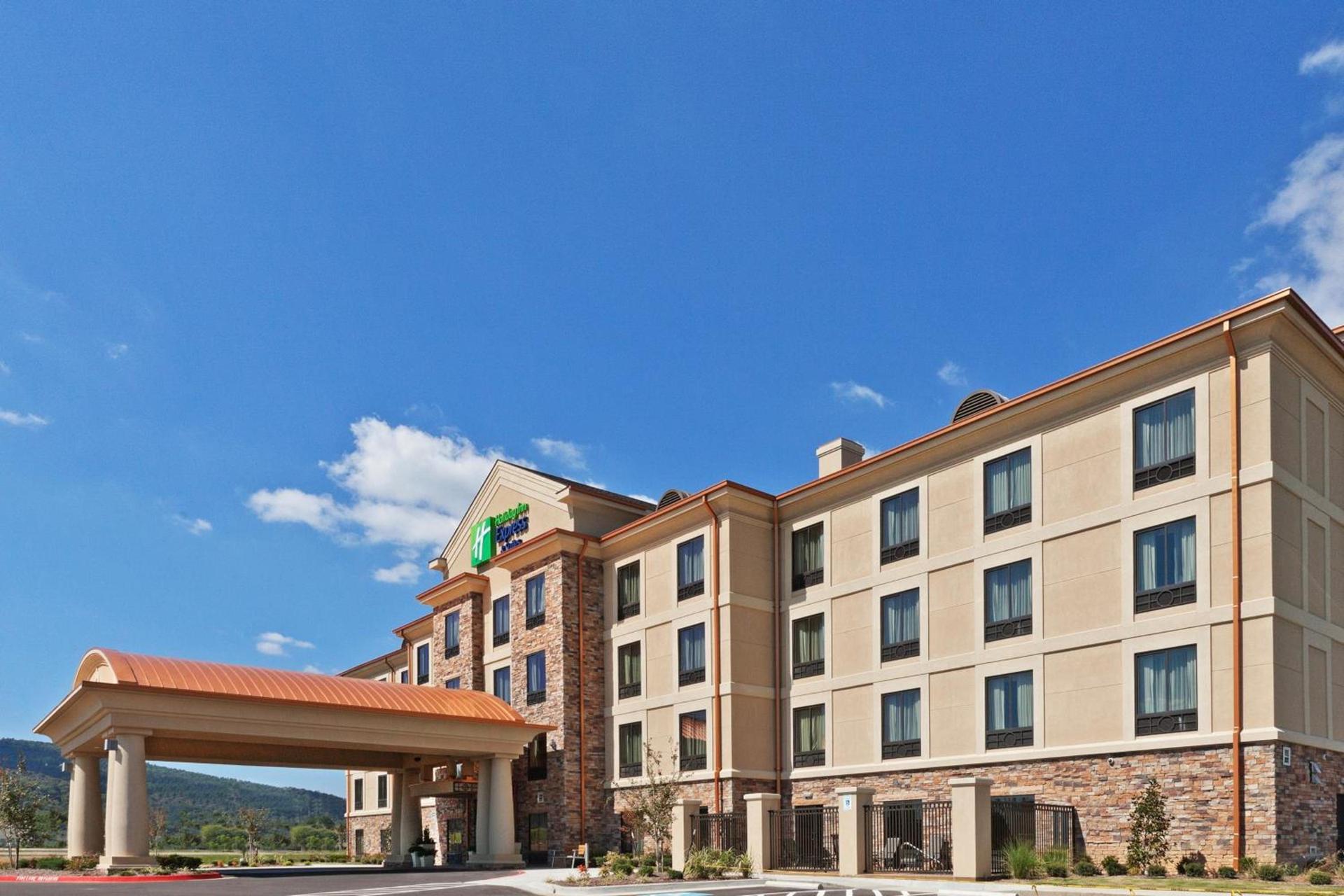 Holiday Inn Express & Suites Poteau by IHG photo 11