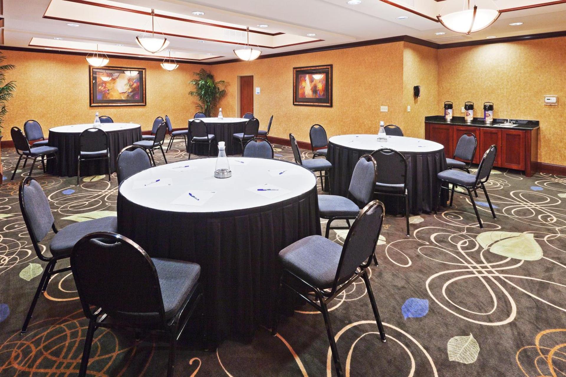 Holiday Inn Express & Suites Poteau by IHG photo 22