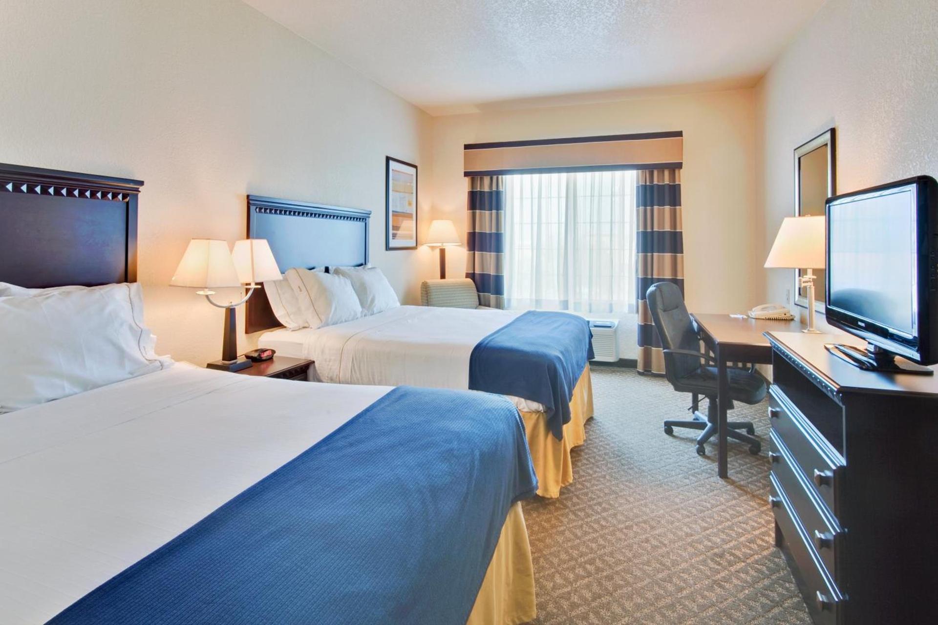 Holiday Inn Express Delano Highway 99 by IHG photo 17