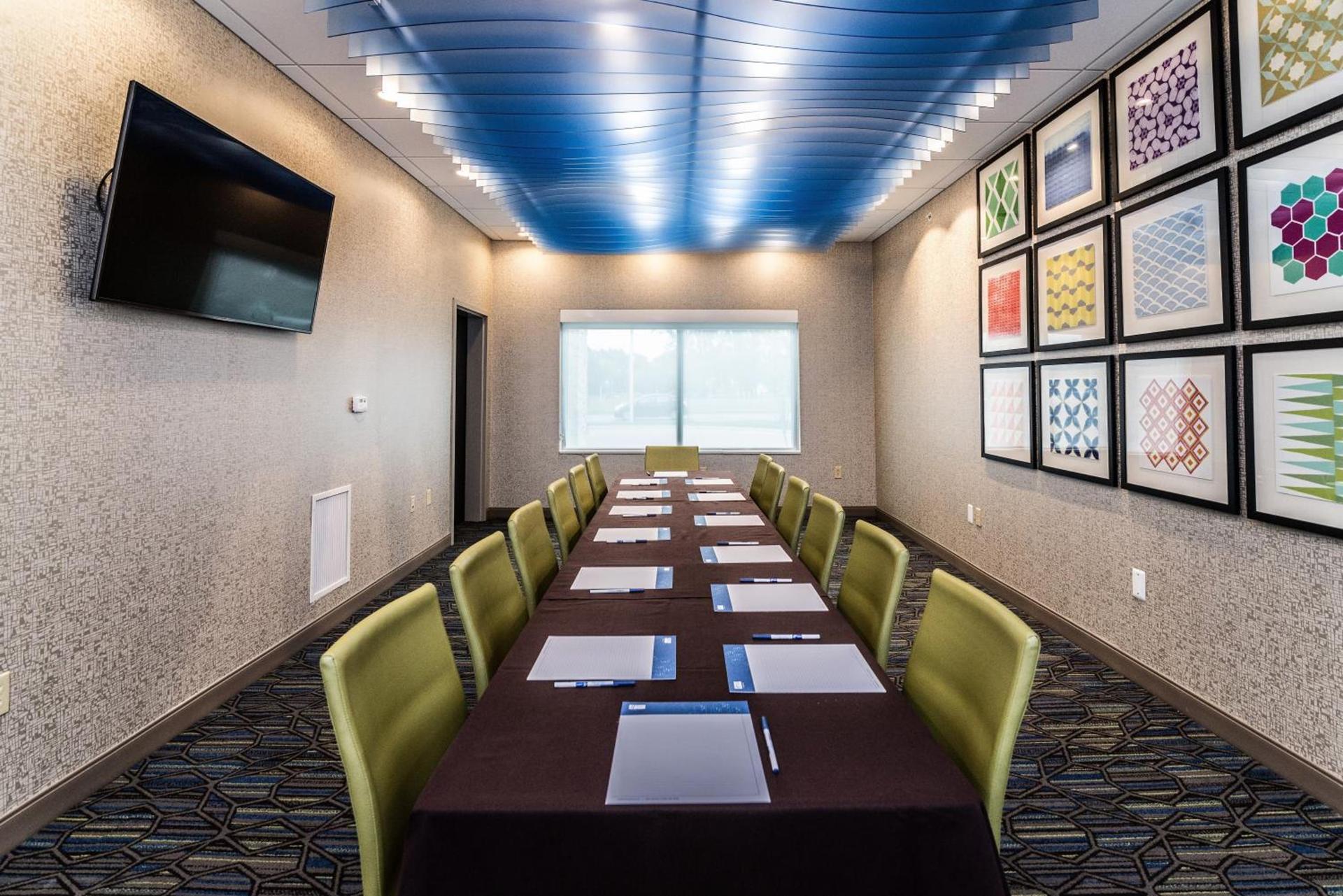 Holiday Inn Express & Suites Allen Park by IHG photo 15