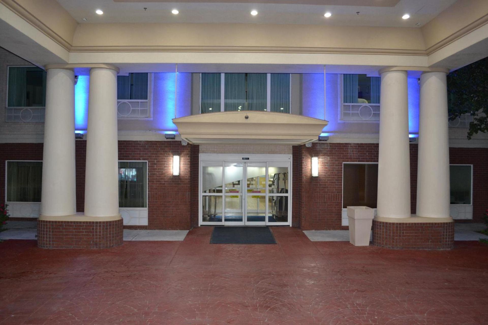 Holiday Inn Express Hotel & Suites Gainesville by IHG photo 15