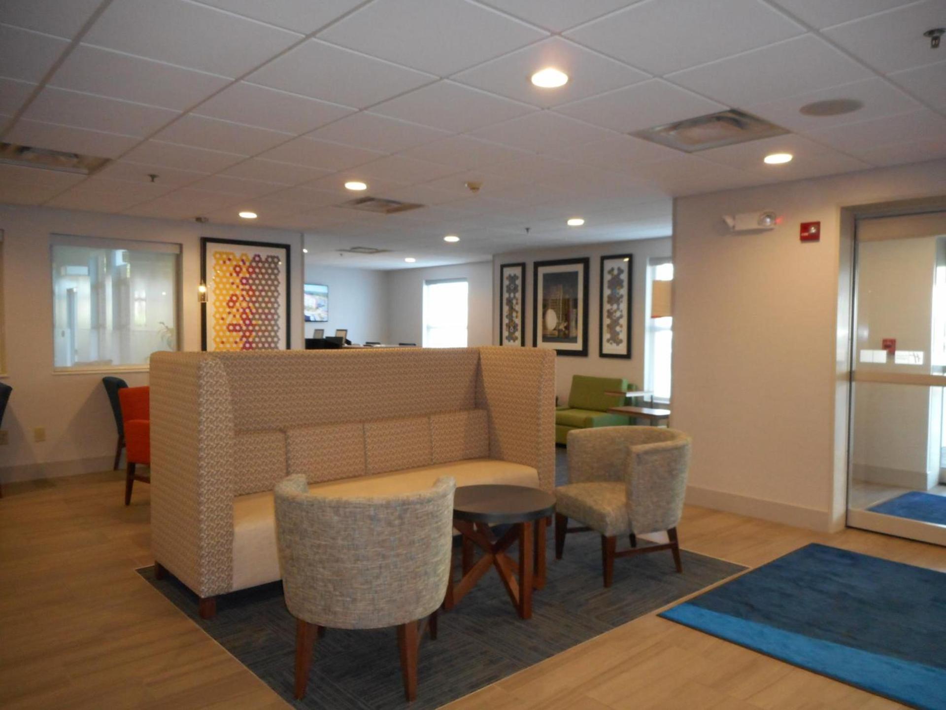 Holiday Inn Express Fairfield by IHG photo 3