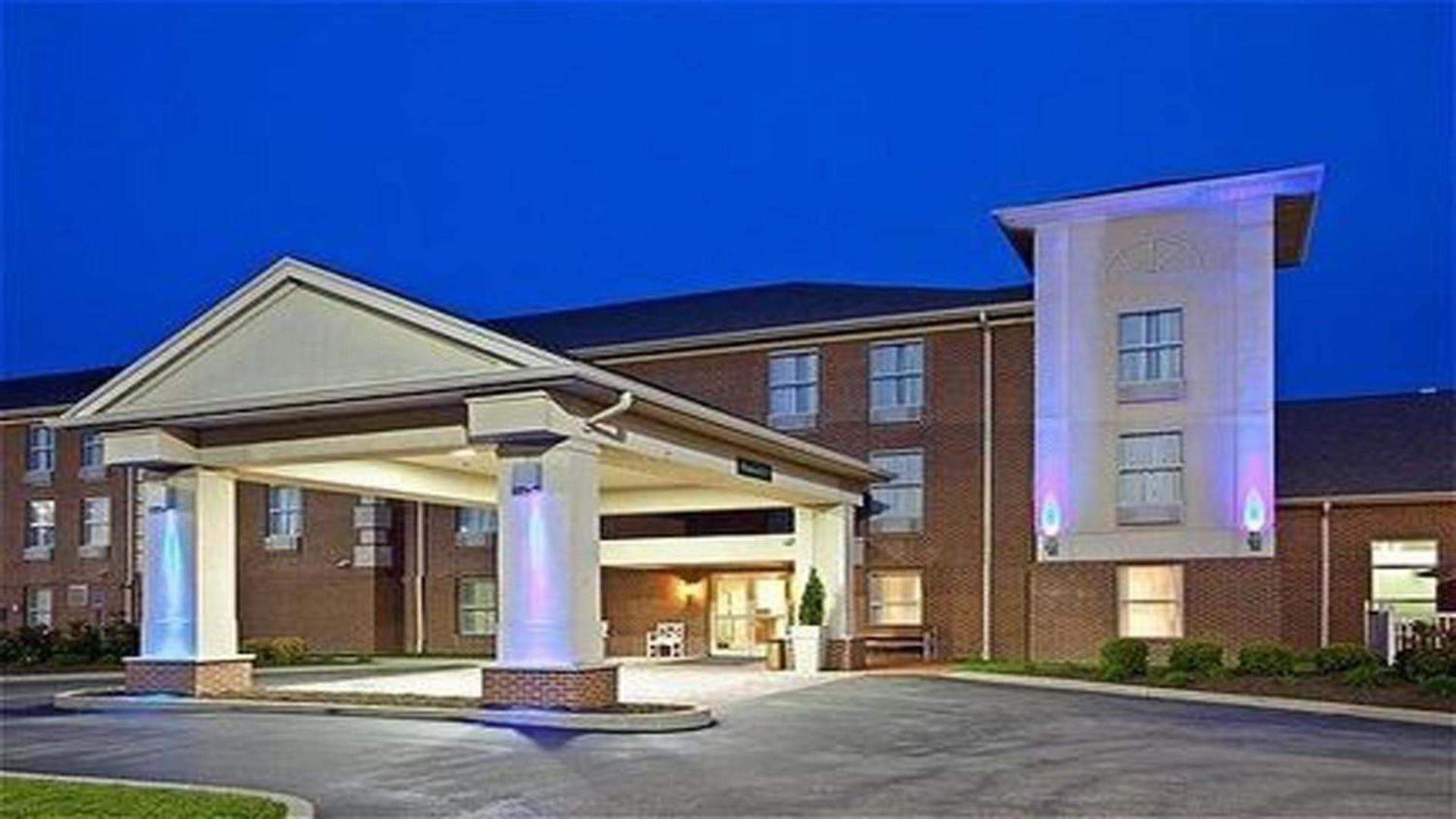 Holiday Inn Express Fairfield by IHG photo 2