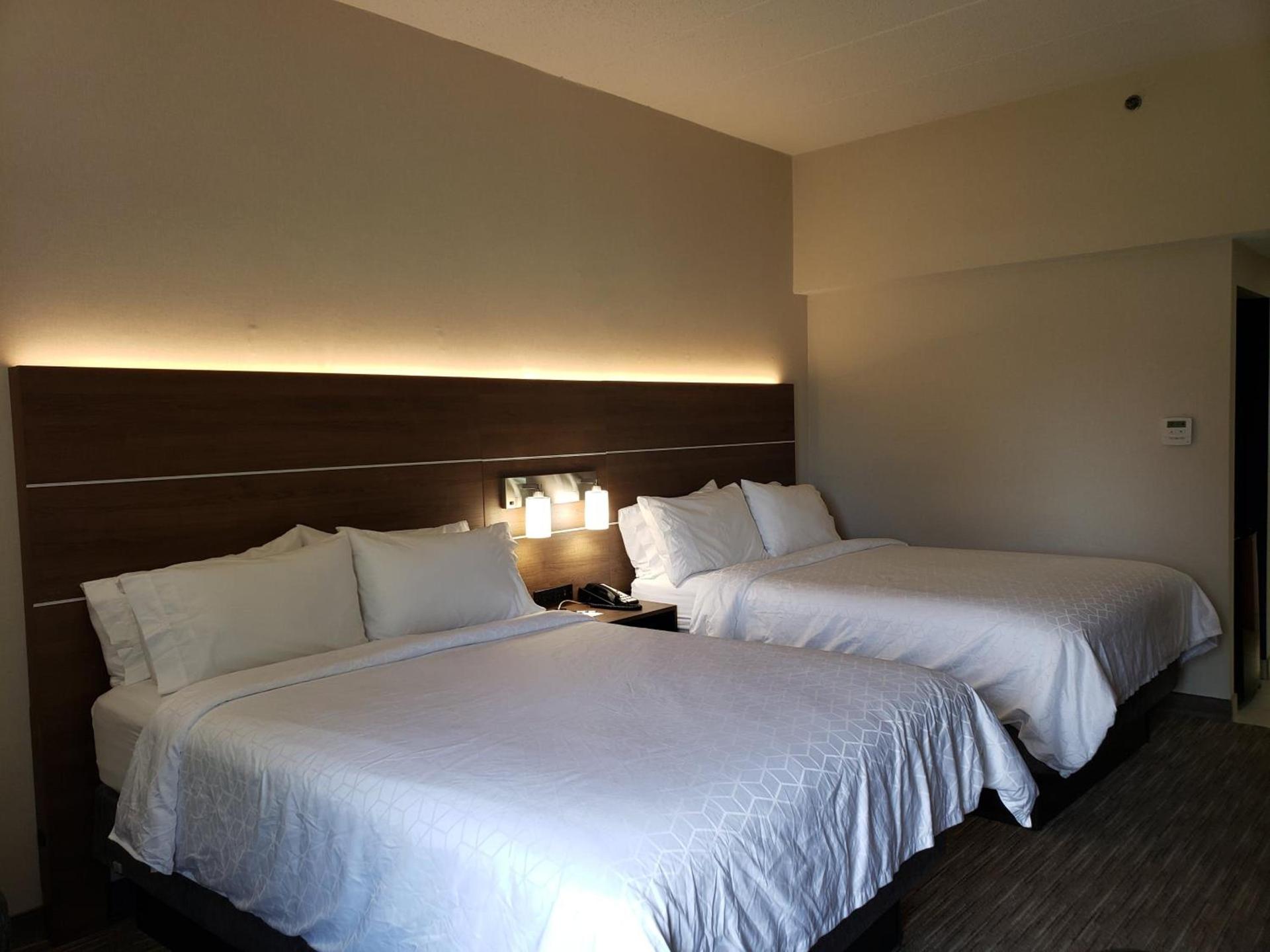Holiday Inn Express Edgewood-Aberdeen-Bel Air photo 34
