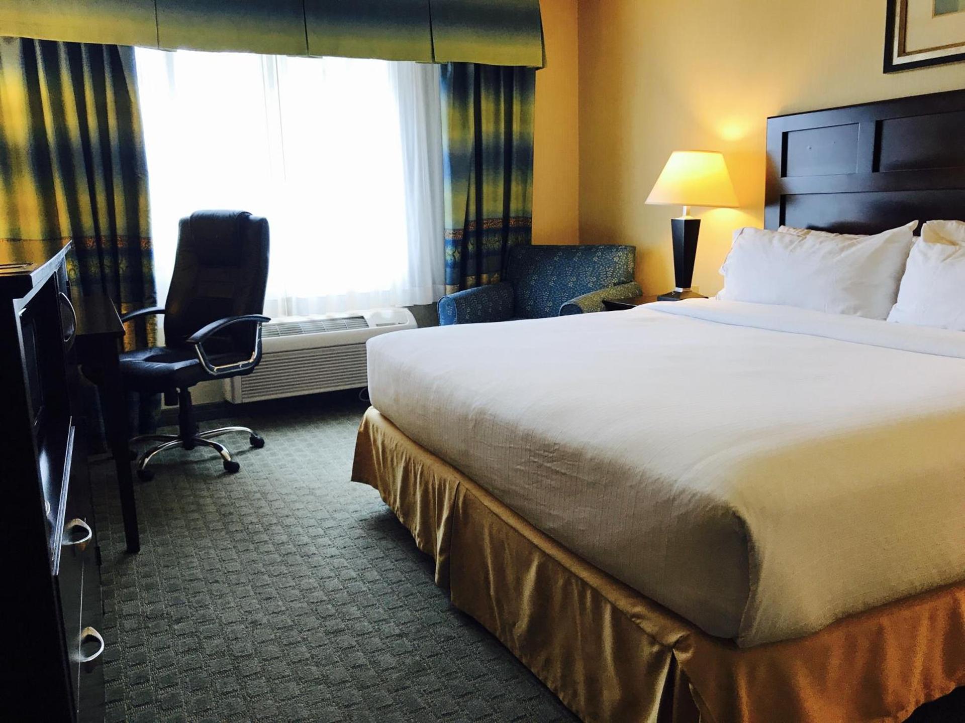 Holiday Inn Express Fort Bragg by IHG photo 27