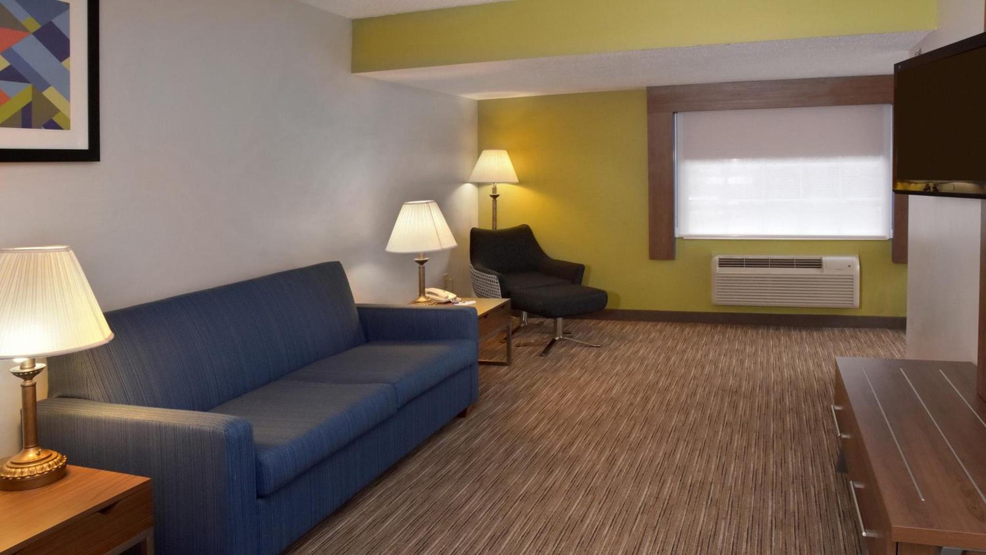 Holiday Inn Express Mount Pleasant- Scottdale by IHG photo 25