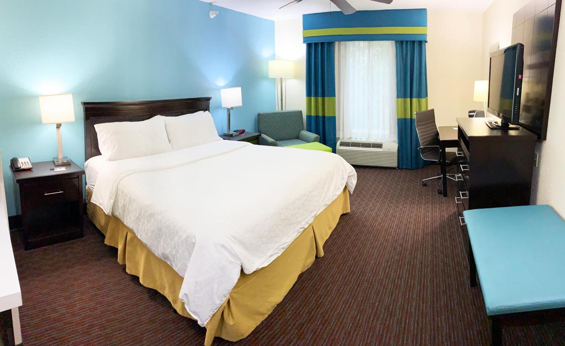 Holiday Inn Express Hotel & Suites Gainesville by IHG photo 36