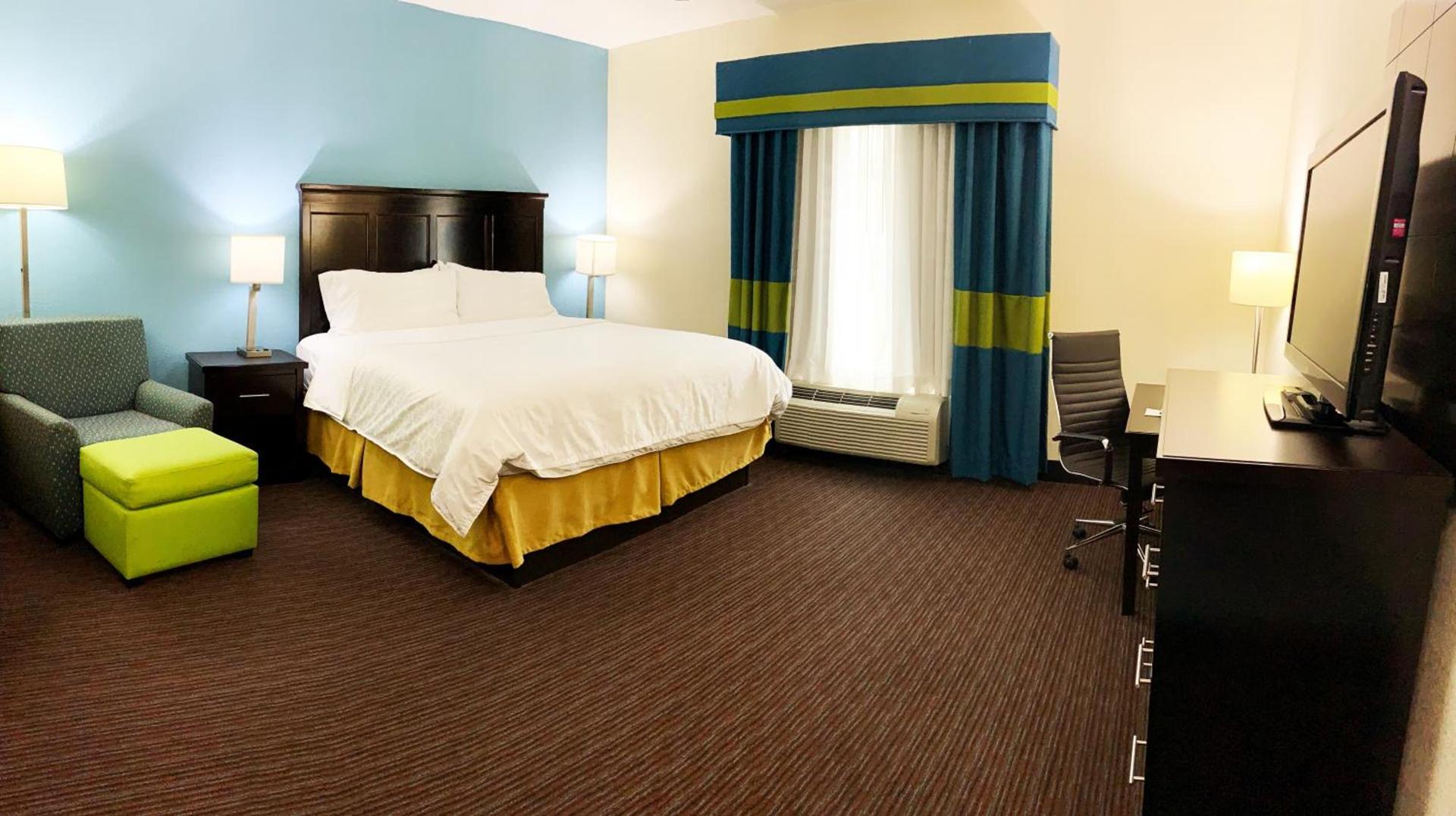 Holiday Inn Express Hotel & Suites Gainesville by IHG photo 37