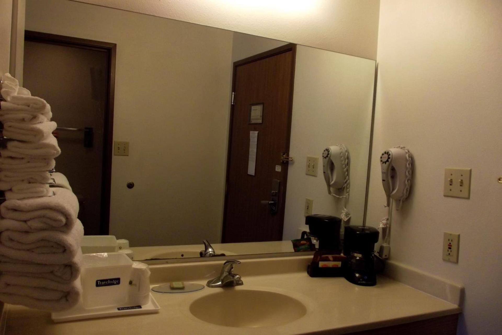 Travelodge by Wyndham Elko NV photo 17