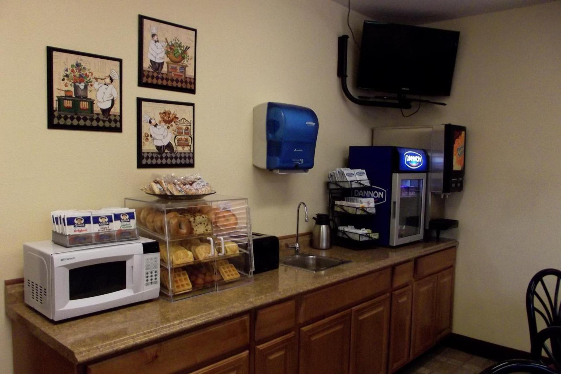 Travelodge by Wyndham Elko NV photo 10