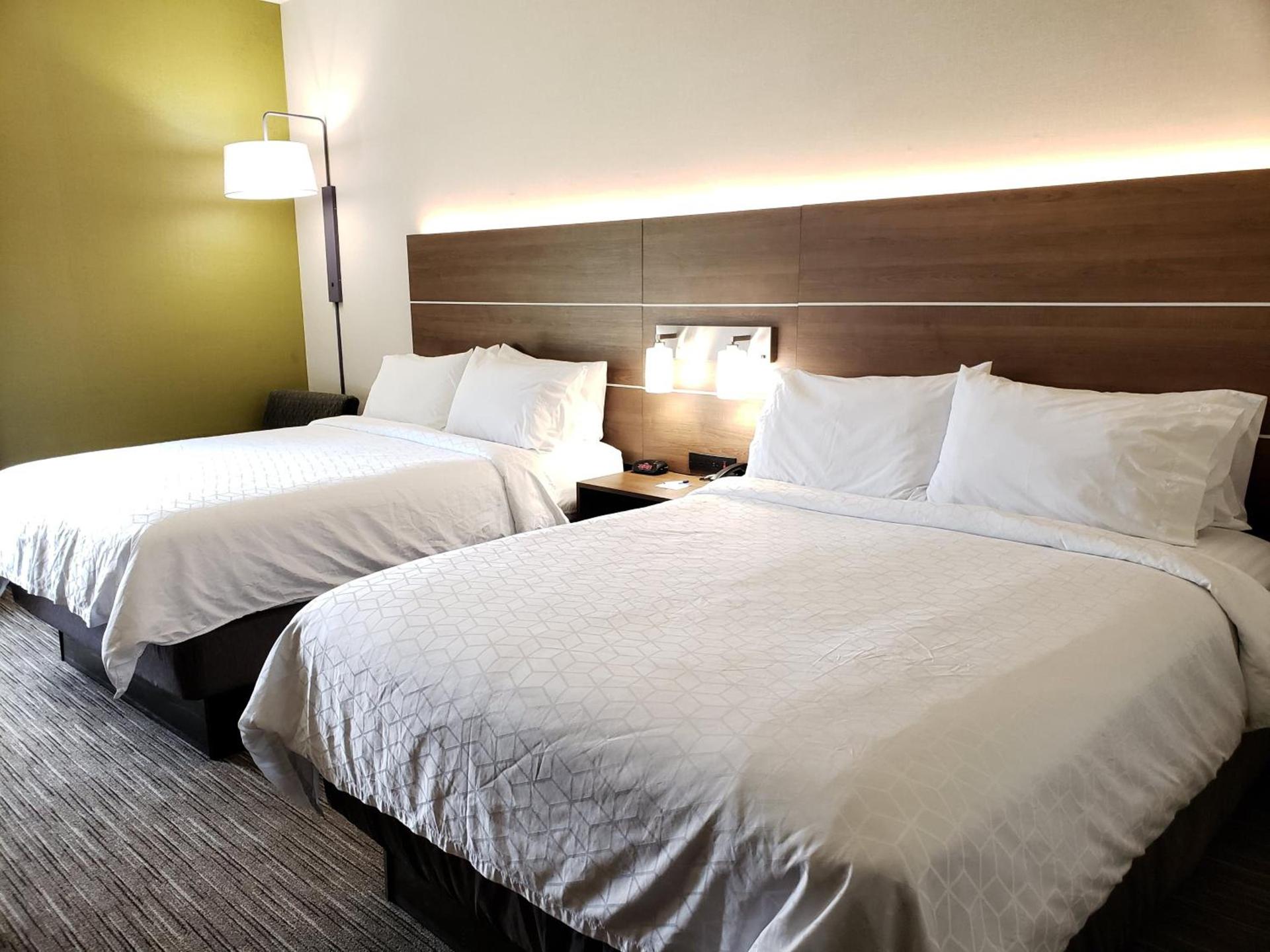 Holiday Inn Express Edgewood-Aberdeen-Bel Air photo 31