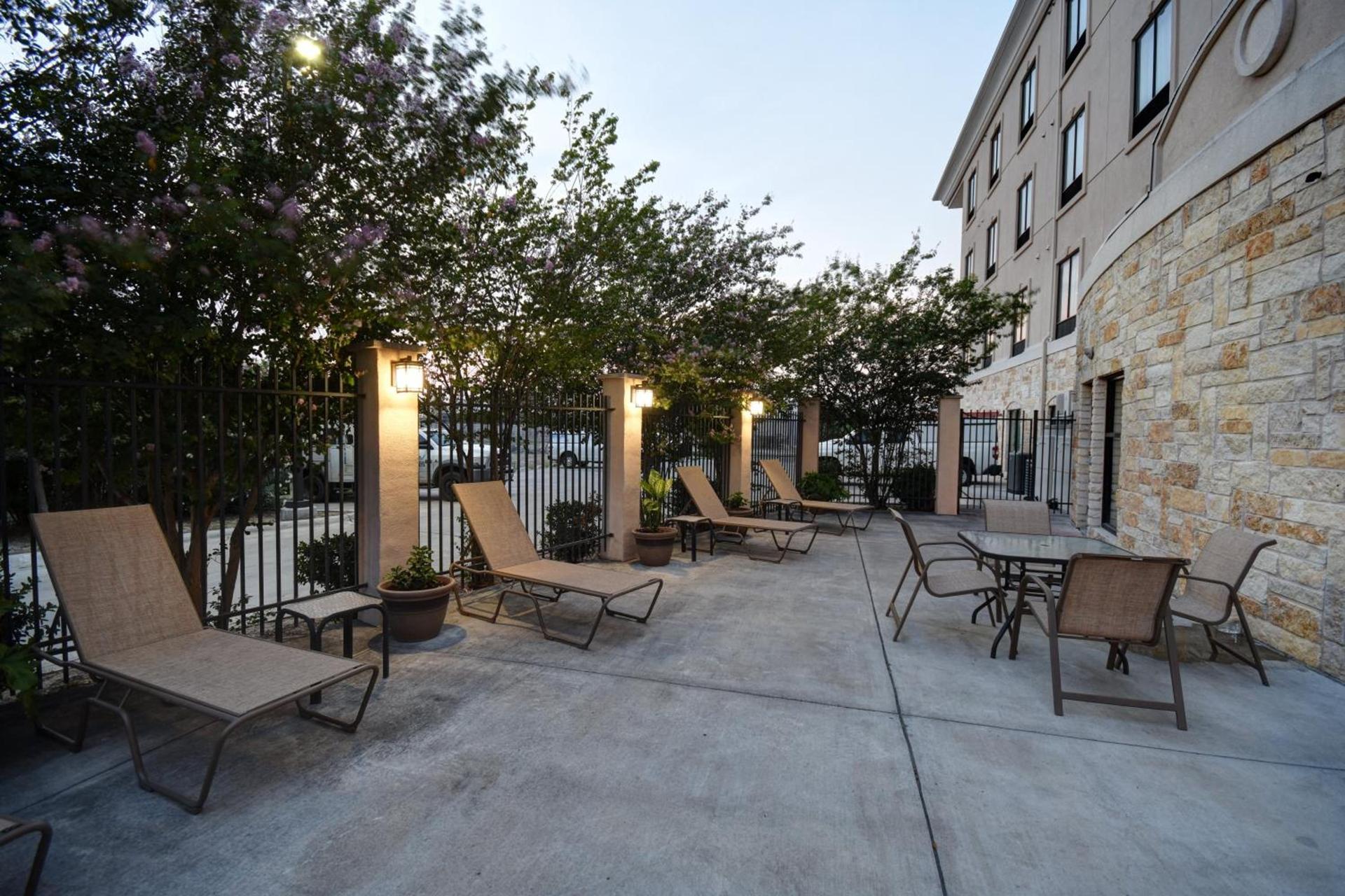 Holiday Inn Express & Suites Del Rio by IHG photo 19