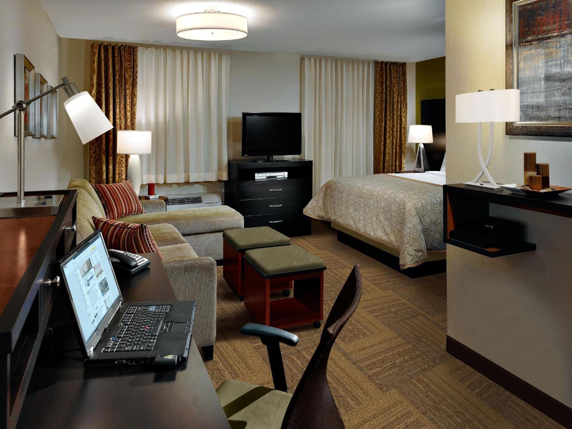 Staybridge Suites Eau Claire - Altoona by IHG photo 2