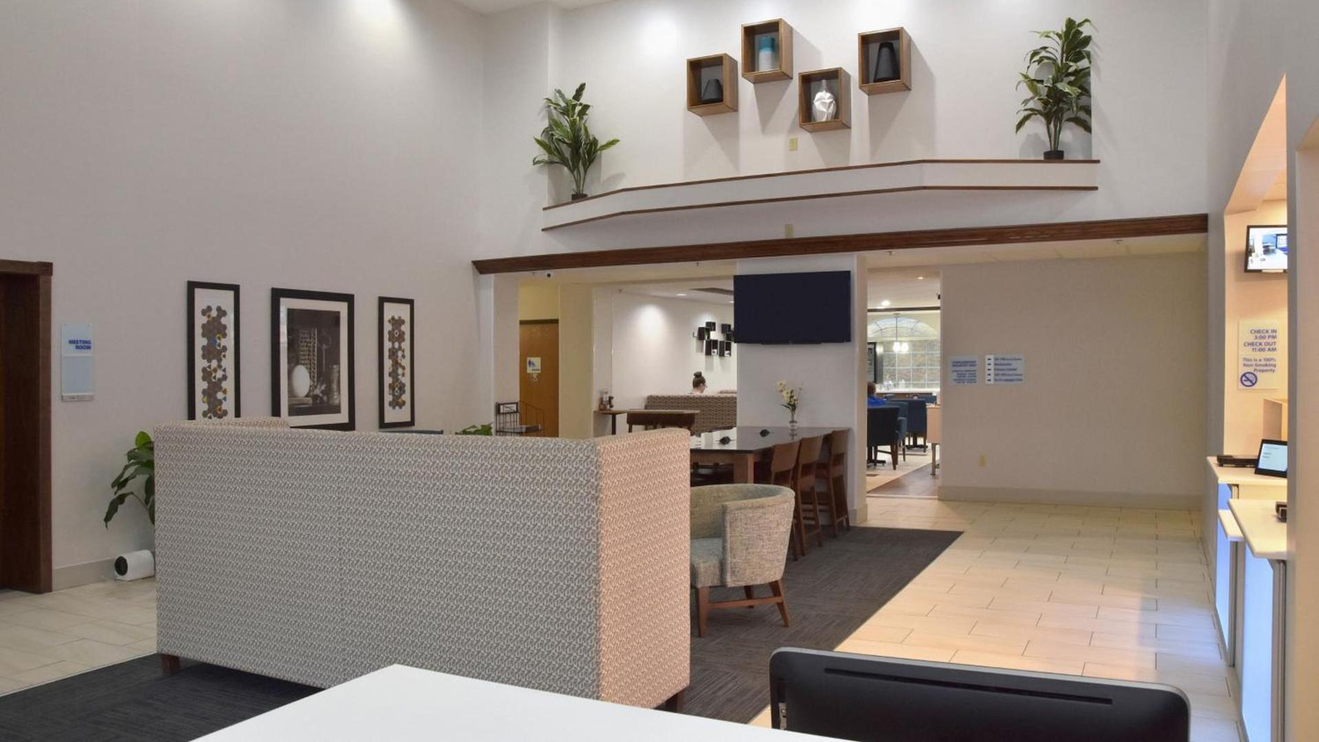 Holiday Inn Express Mount Pleasant- Scottdale by IHG photo 32