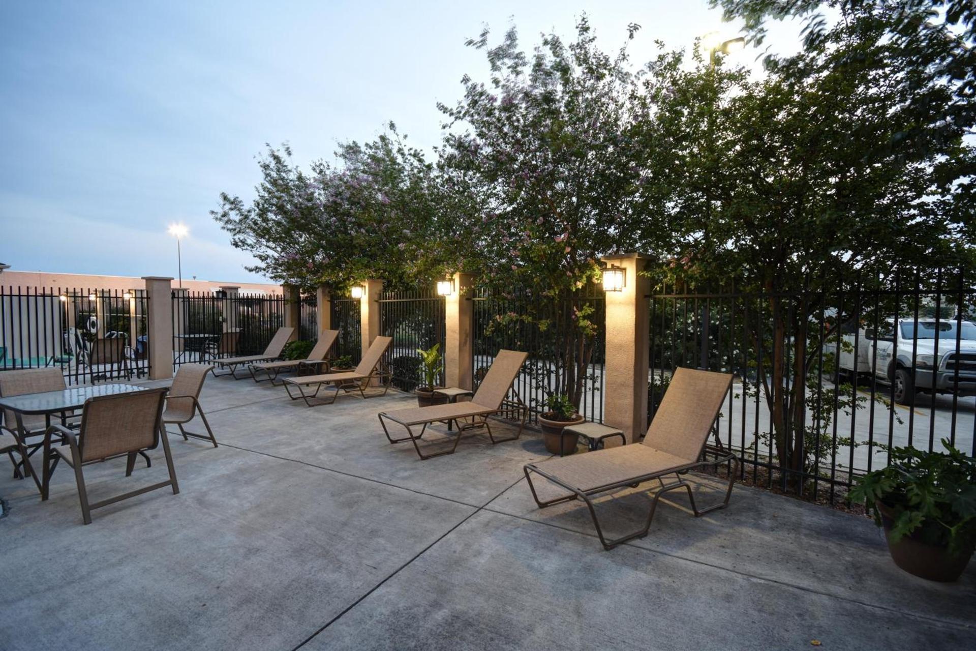 Holiday Inn Express & Suites Del Rio by IHG photo 22