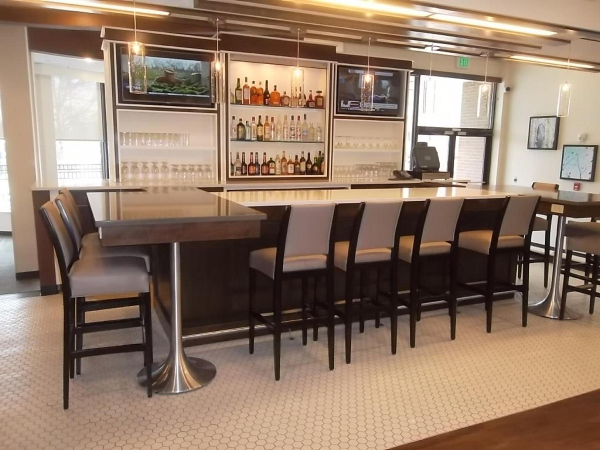 Holiday Inn Greensboro Coliseum by IHG photo 7
