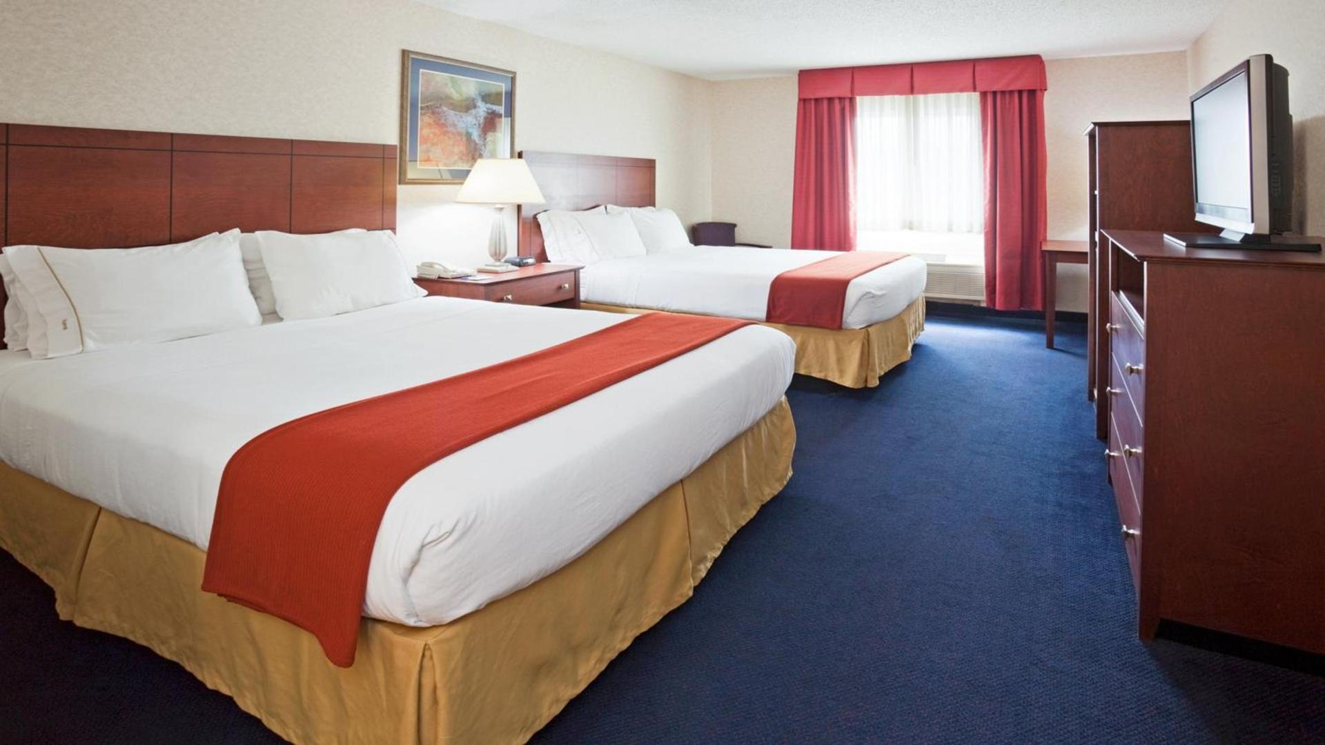 Holiday Inn Express Deforest Madison Area by IHG photo 29