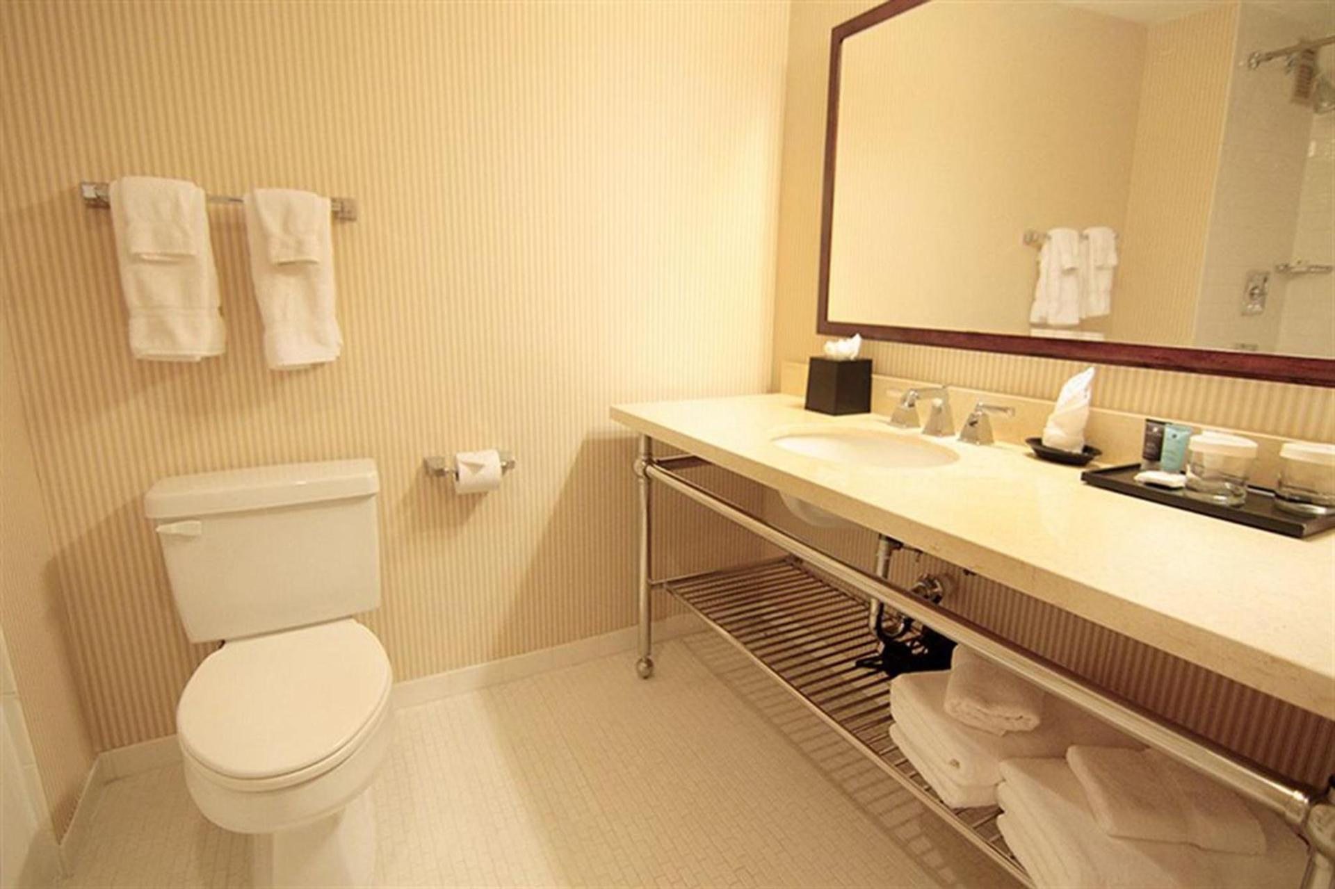Fort Pontchartrain Detroit, a Wyndham Hotel photo 81