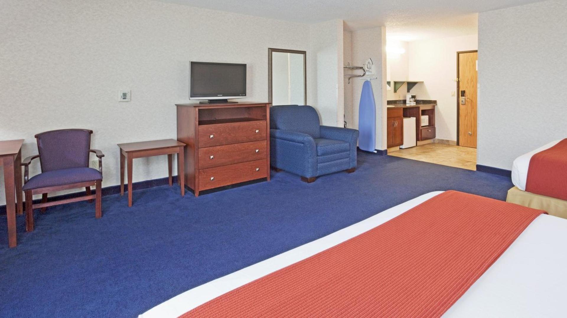 Holiday Inn Express Deforest Madison Area by IHG photo 7