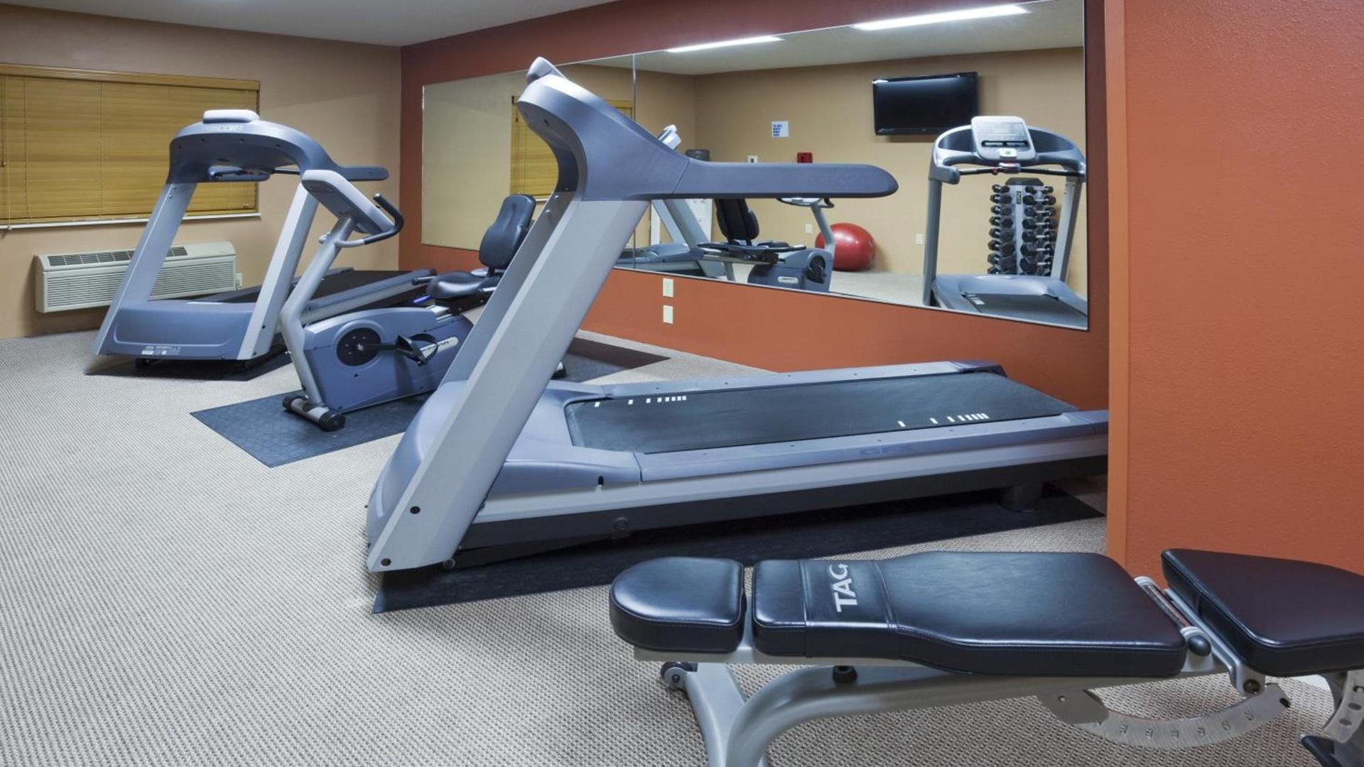 Holiday Inn Express Deforest Madison Area by IHG photo 4