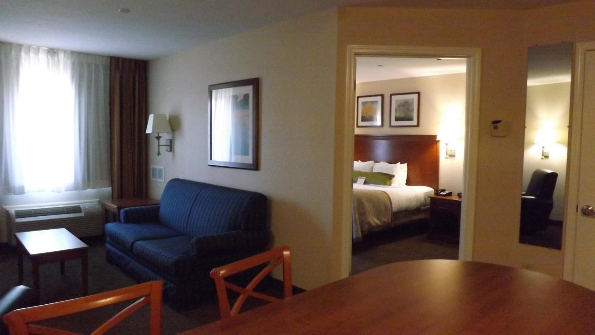 Candlewood Suites Fredericksburg by IHG photo 6