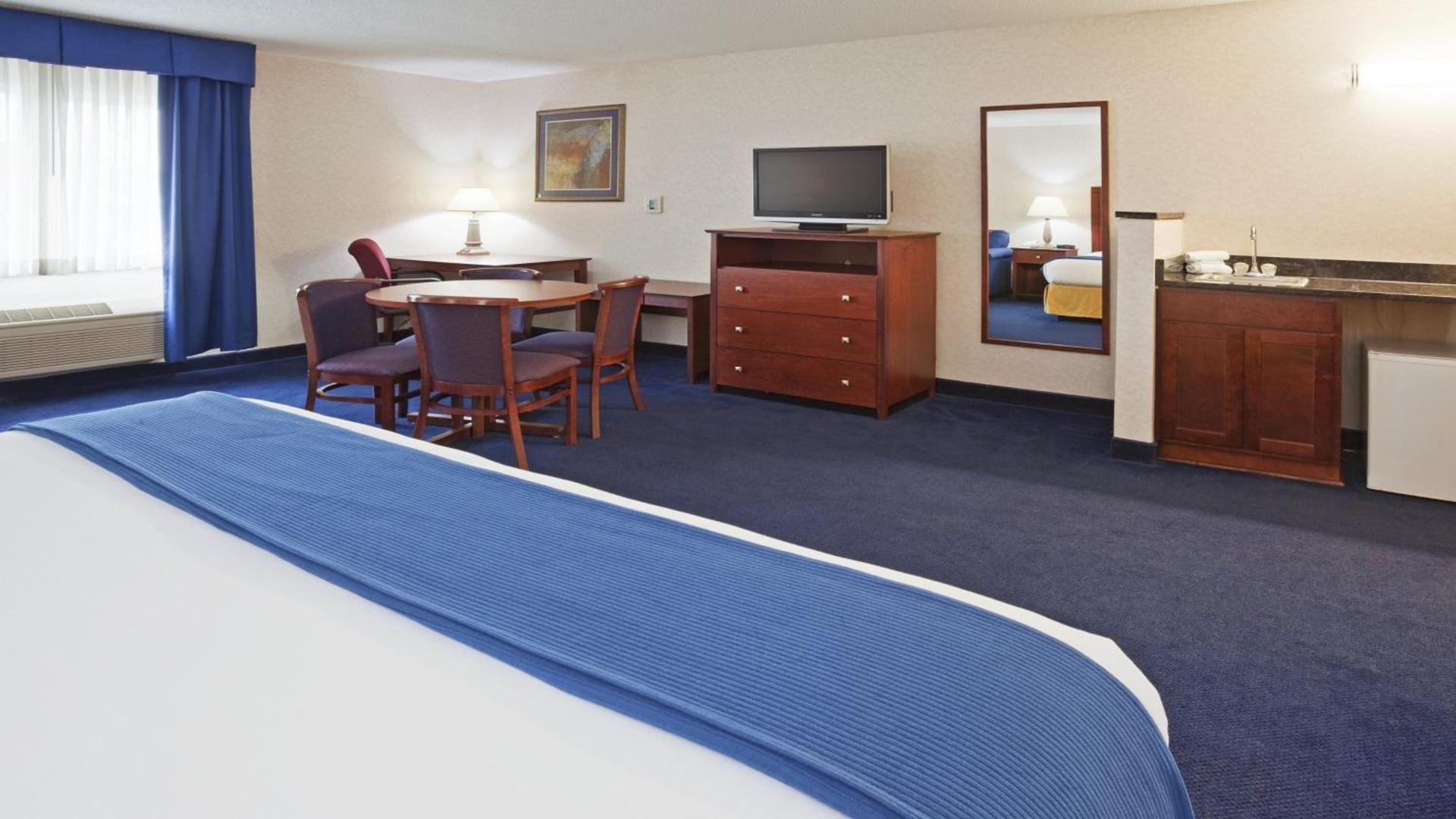 Holiday Inn Express Deforest Madison Area by IHG photo 23