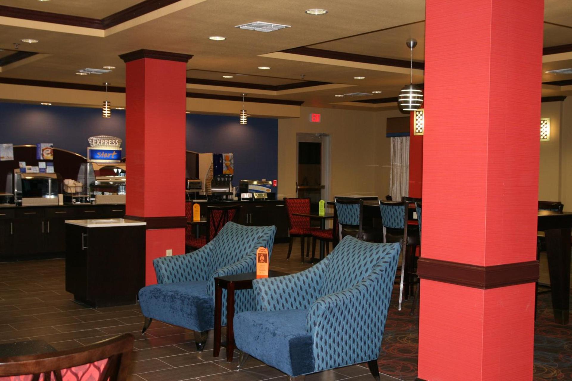 Holiday Inn Express & Suites George West by IHG photo 6