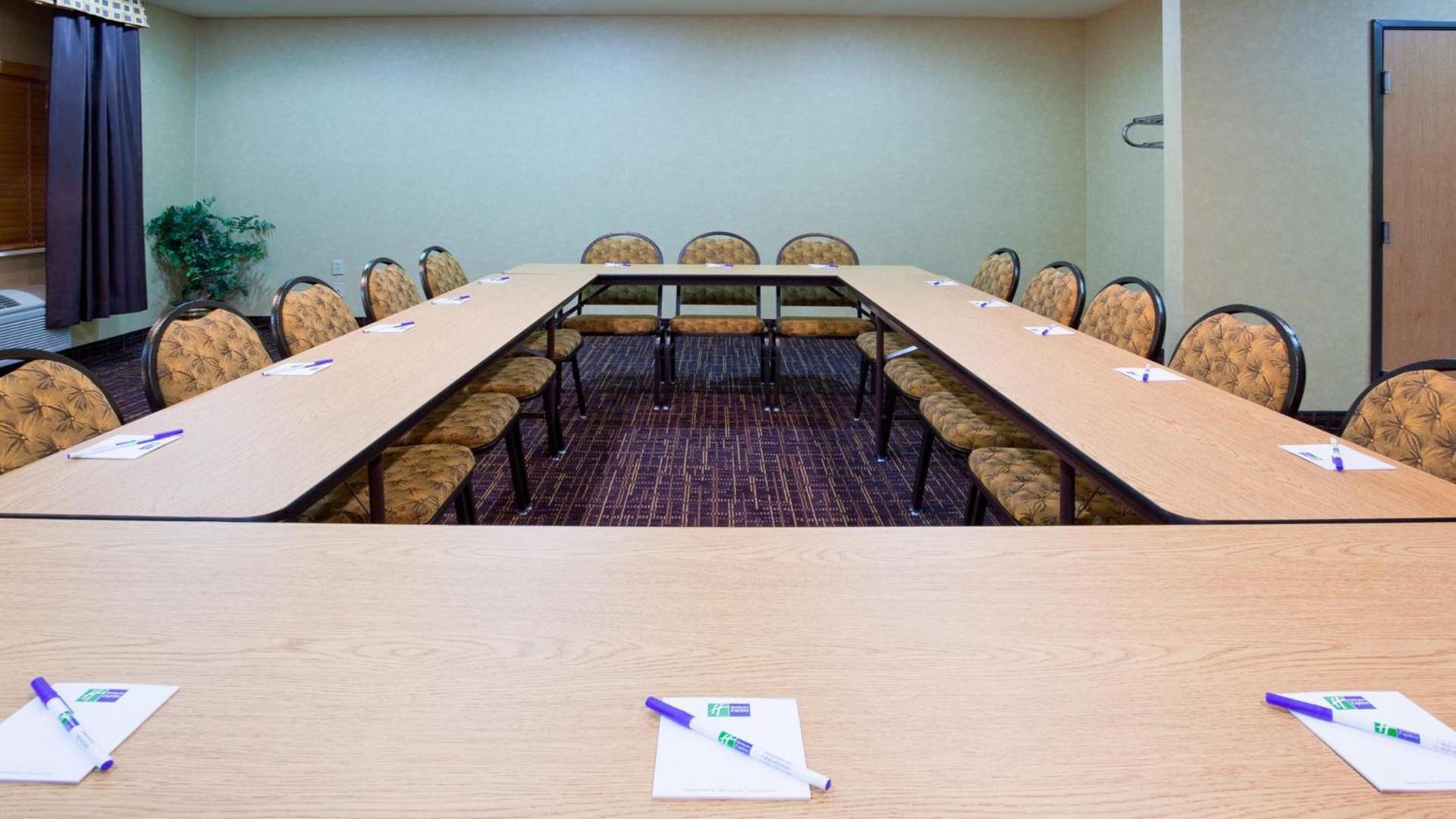 Holiday Inn Express Deforest Madison Area by IHG photo 21