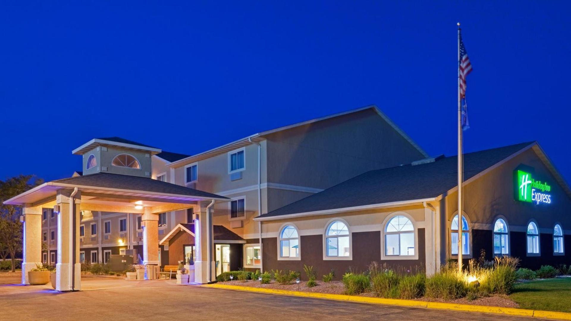 Holiday Inn Express Deforest Madison Area by IHG photo 10