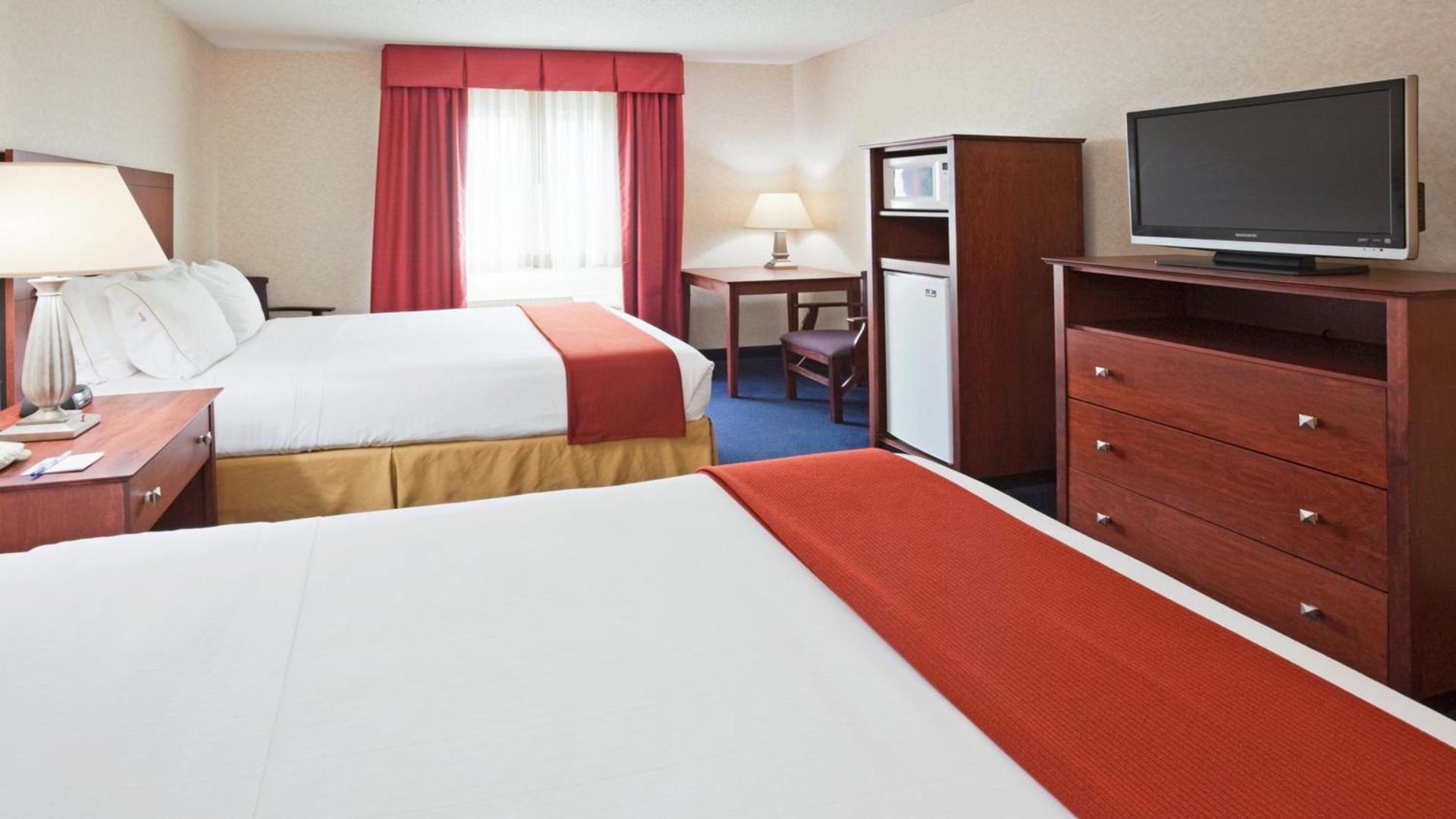 Holiday Inn Express Deforest Madison Area by IHG photo 26