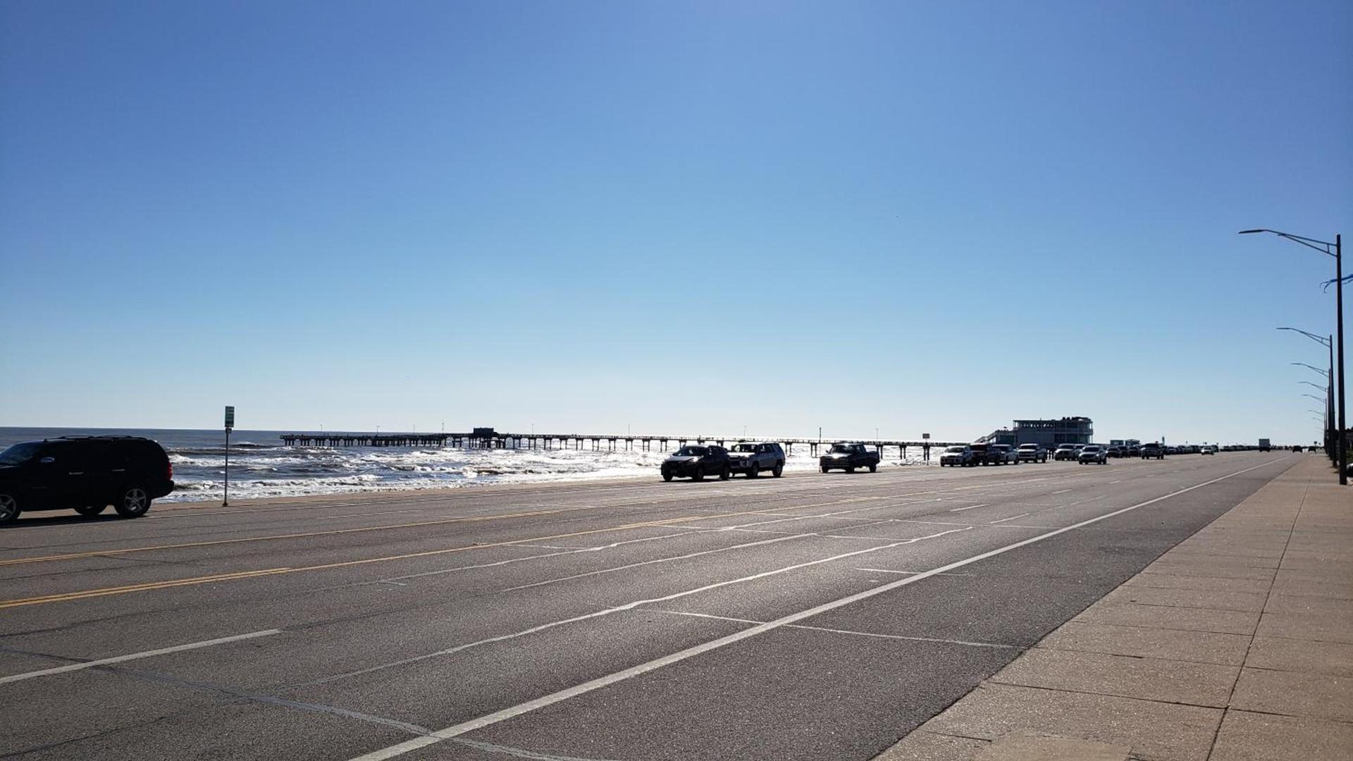 Holiday Inn Express & Suites Galveston West-Seawall photo 4