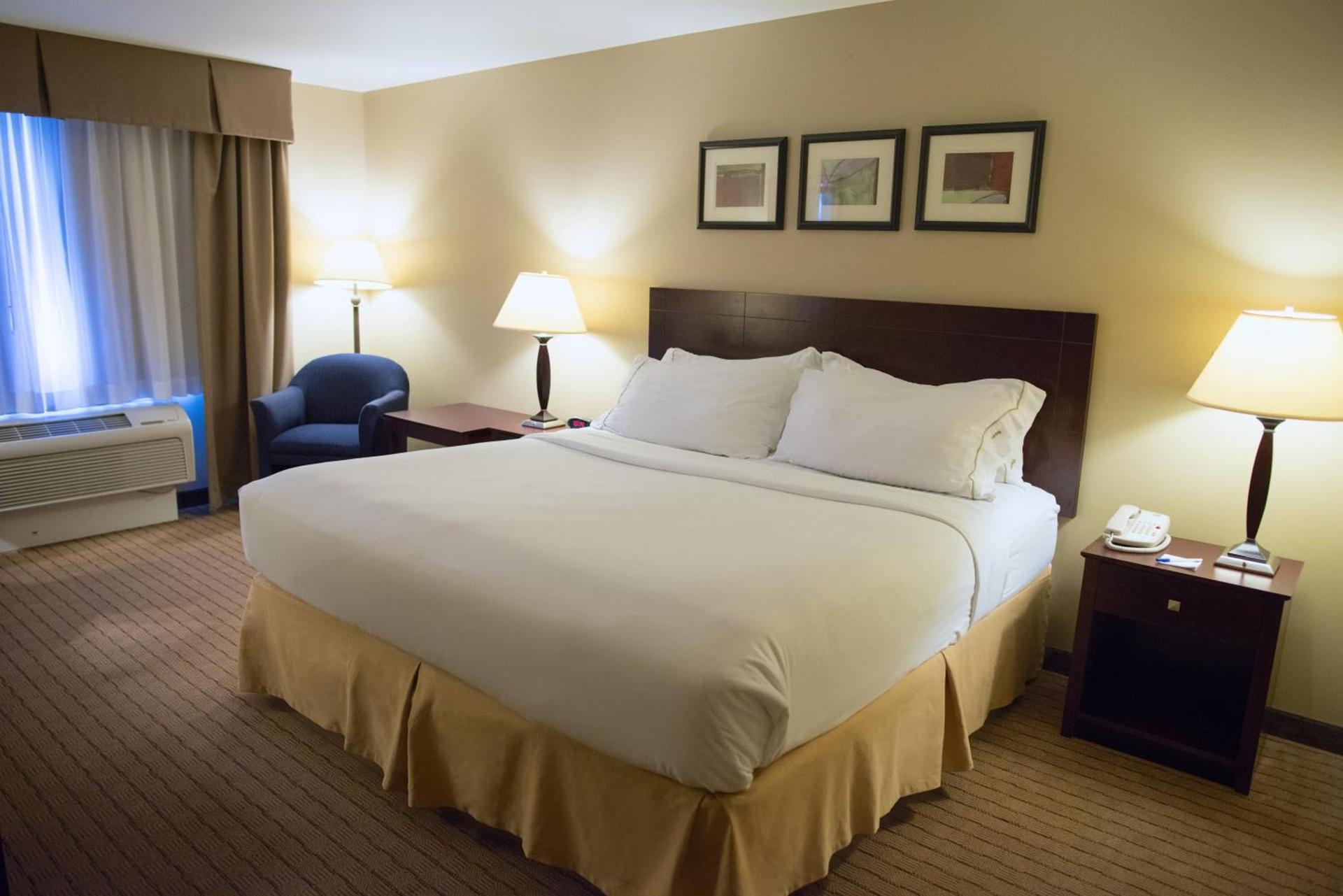 Holiday Inn Express Devils Lake by IHG photo 44
