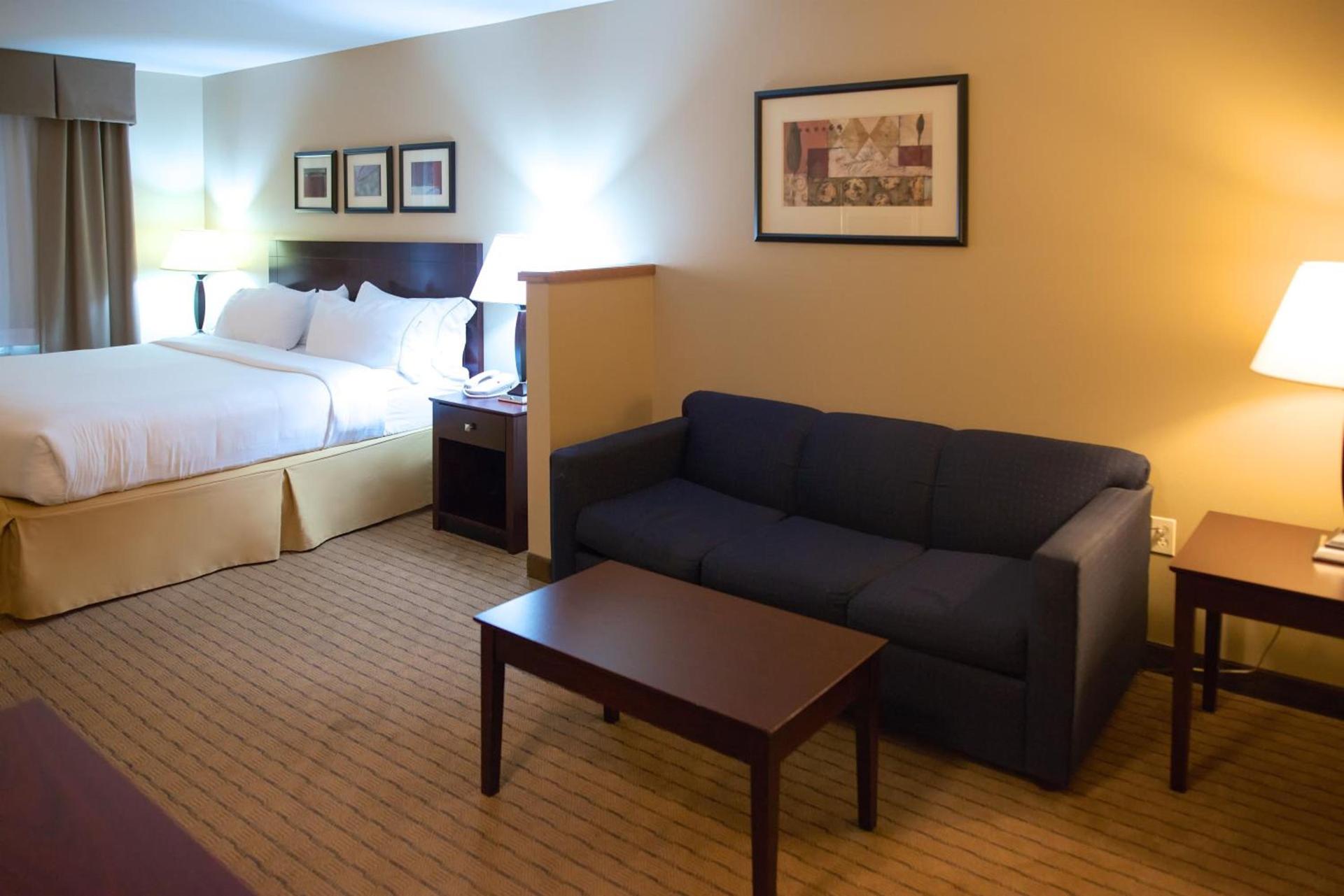 Holiday Inn Express Devils Lake by IHG photo 14