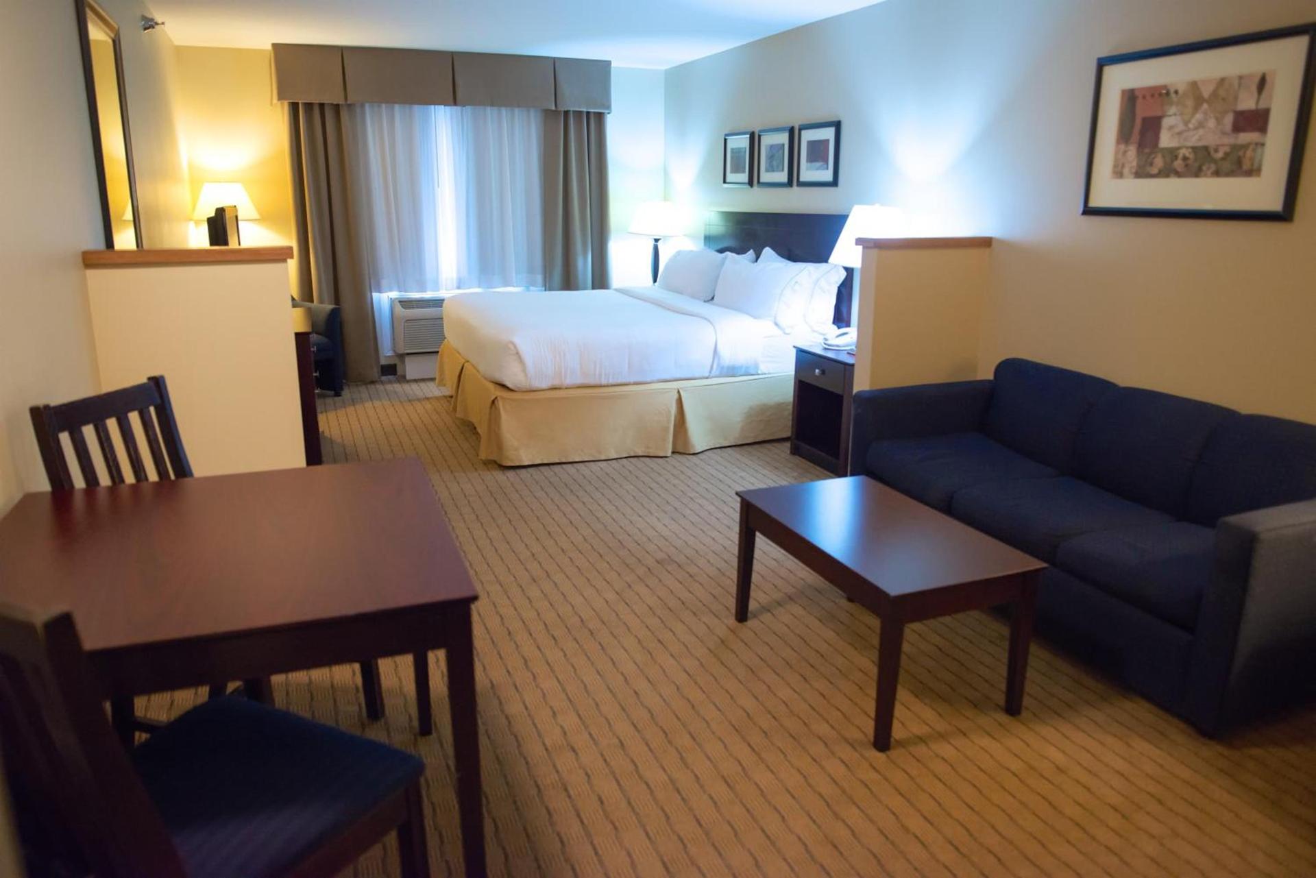 Holiday Inn Express Devils Lake by IHG photo 11