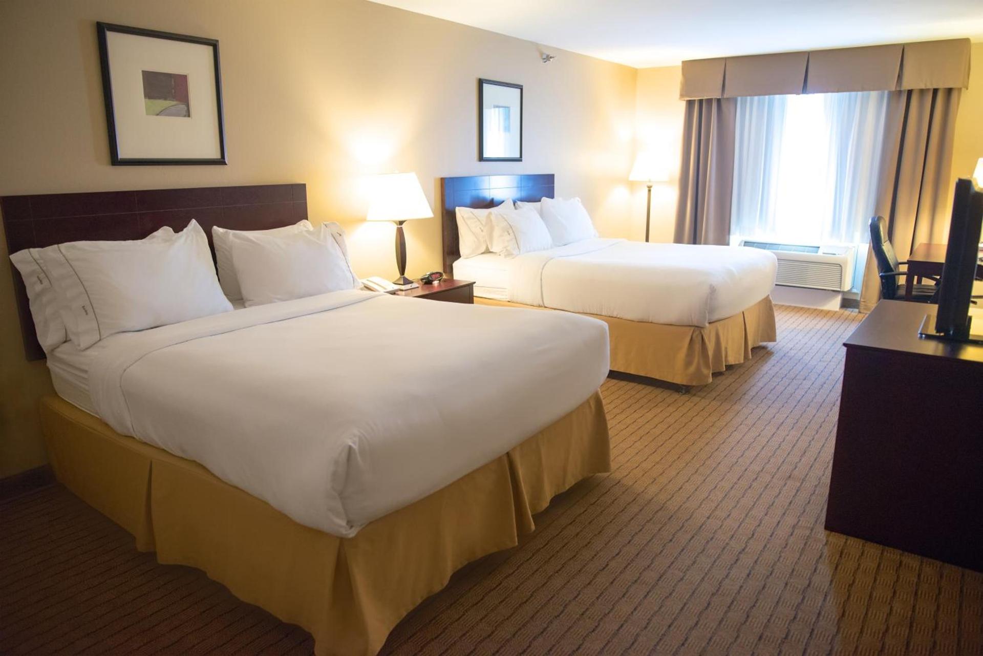 Holiday Inn Express Devils Lake by IHG photo 26