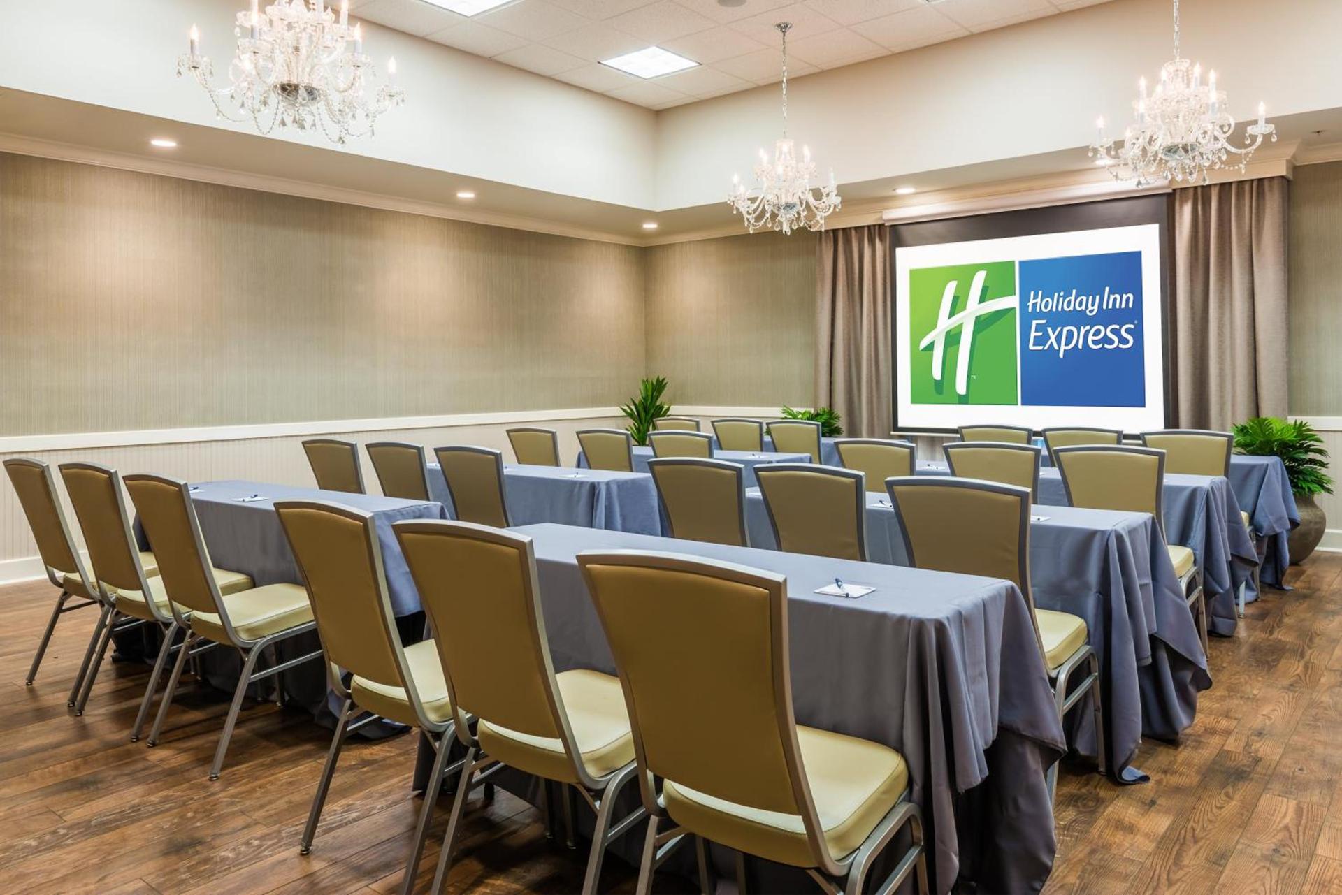 Holiday Inn Express Fairhope - Point Clear by IHG photo 16