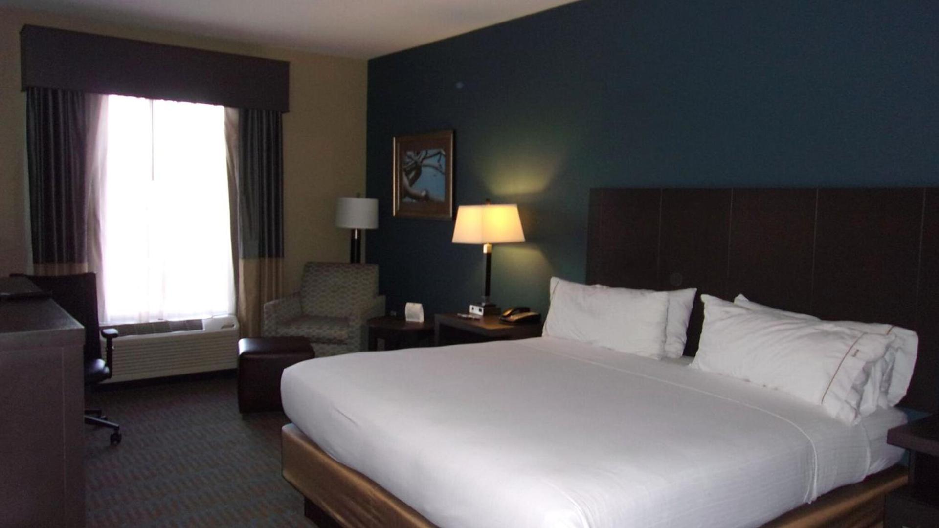 Holiday Inn Express Hotel & Suites Goldsboro - Base Area by IHG photo 9