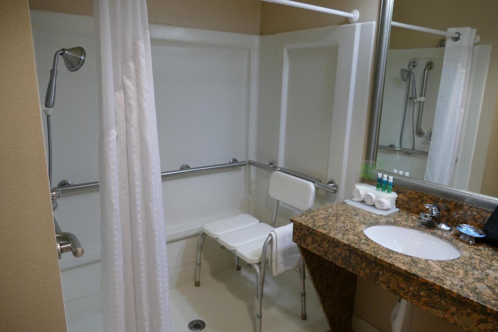 Holiday Inn Express Greensburg by IHG photo 21